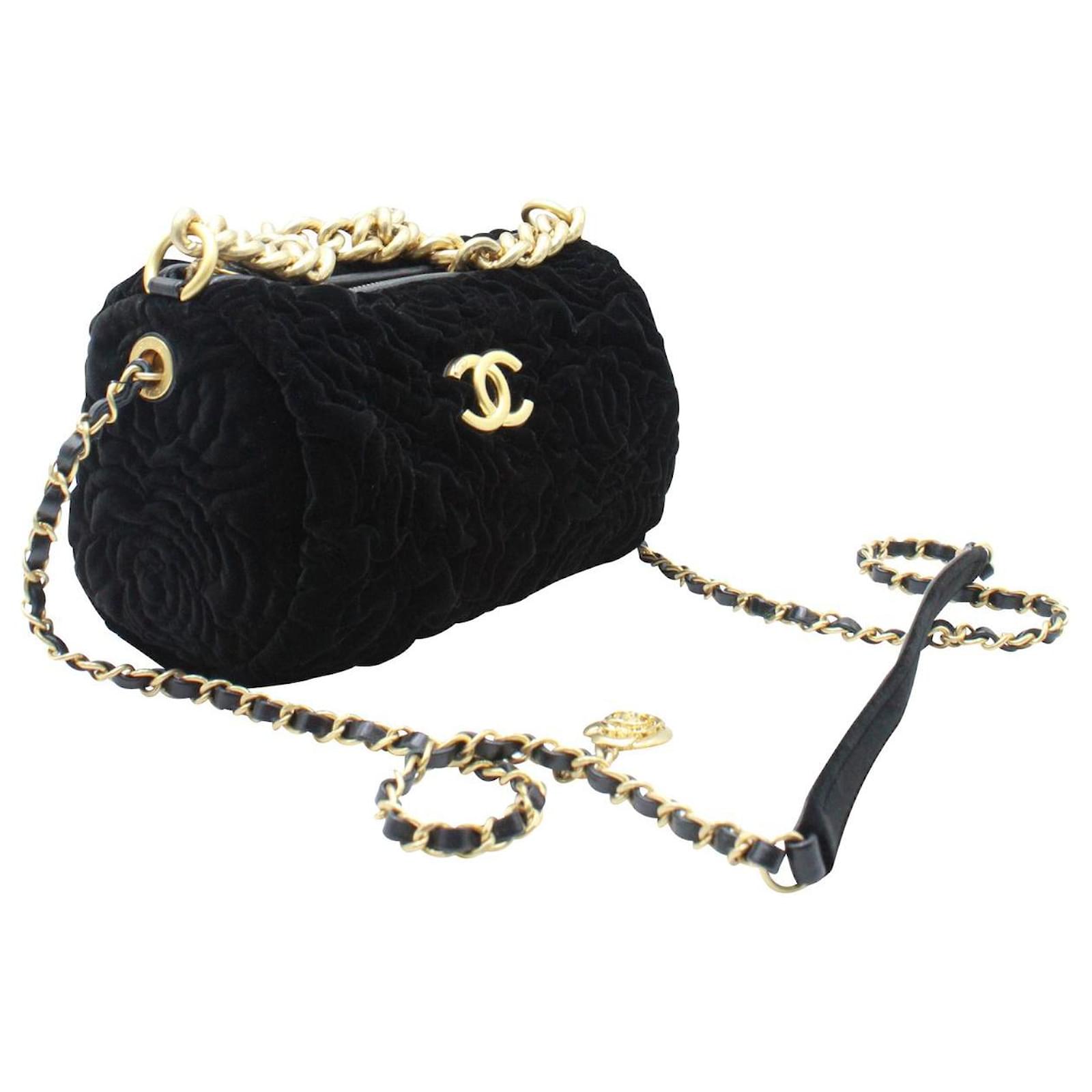 Handbags Chanel Chanel Two-Way Chain Camellia Shoulder Bag in Black Velvet