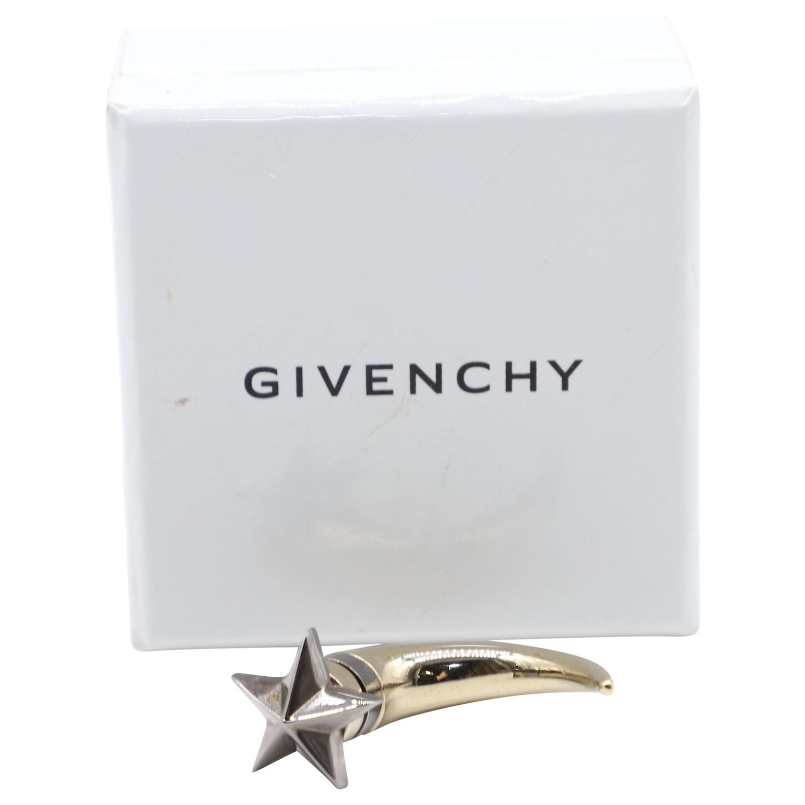 Givenchy Magnetic Star Shark Tooth Earring in Gold Metal Golden ...
