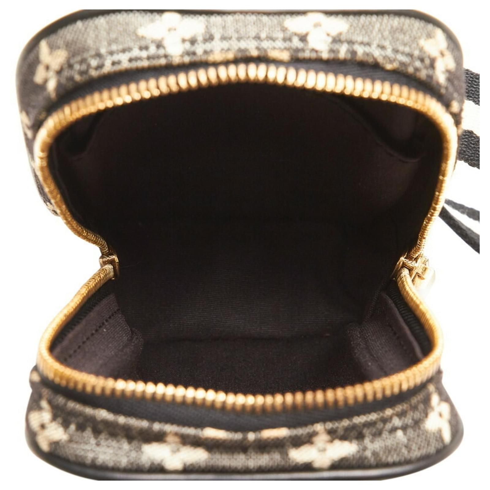 Louis Vuitton Camera Bag Black Cloth ref.908584 - Joli Closet