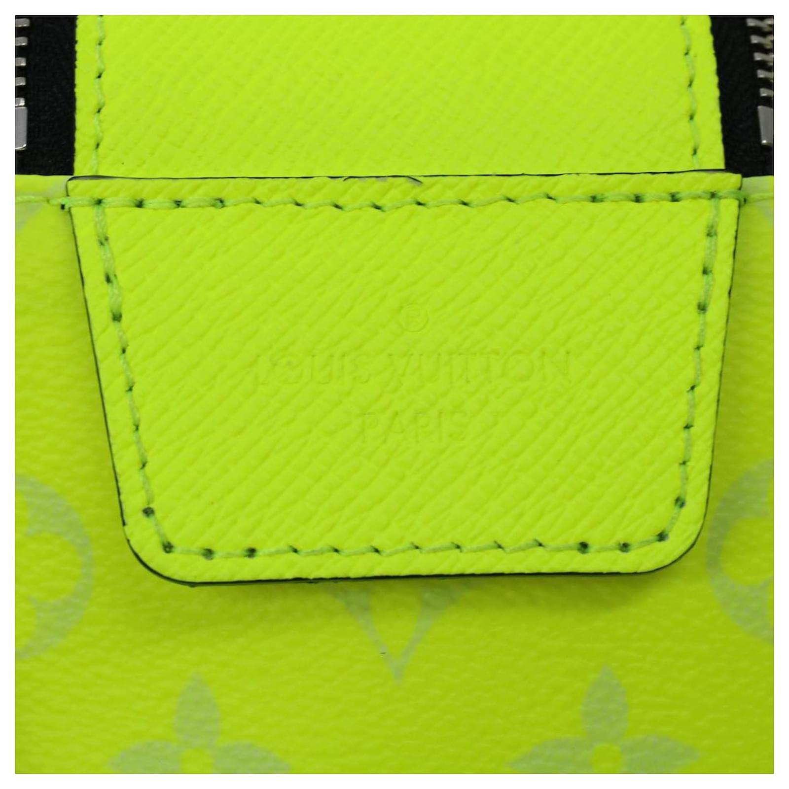 LOUIS VUITTON Taiga Monogram Dopp Kit Cosmetic Pouch Yellow M10144 auth  41020a Leather ref.909662 - Joli Closet