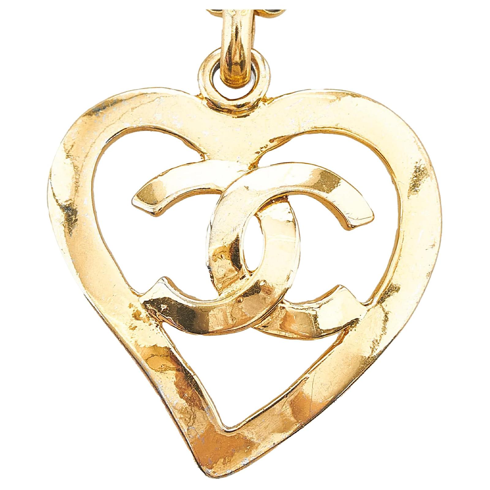 Chanel Gold CC Heart Pendant Necklace Golden Metal ref.913481