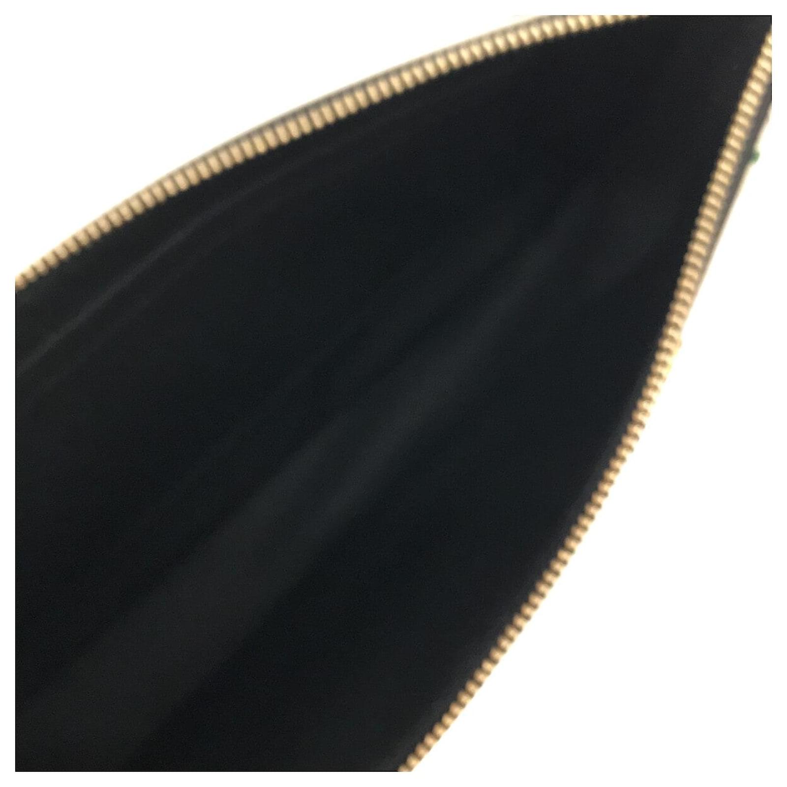 Louis Vuitton Pochette Accessoire Beige Patent leather ref.915109 - Joli  Closet