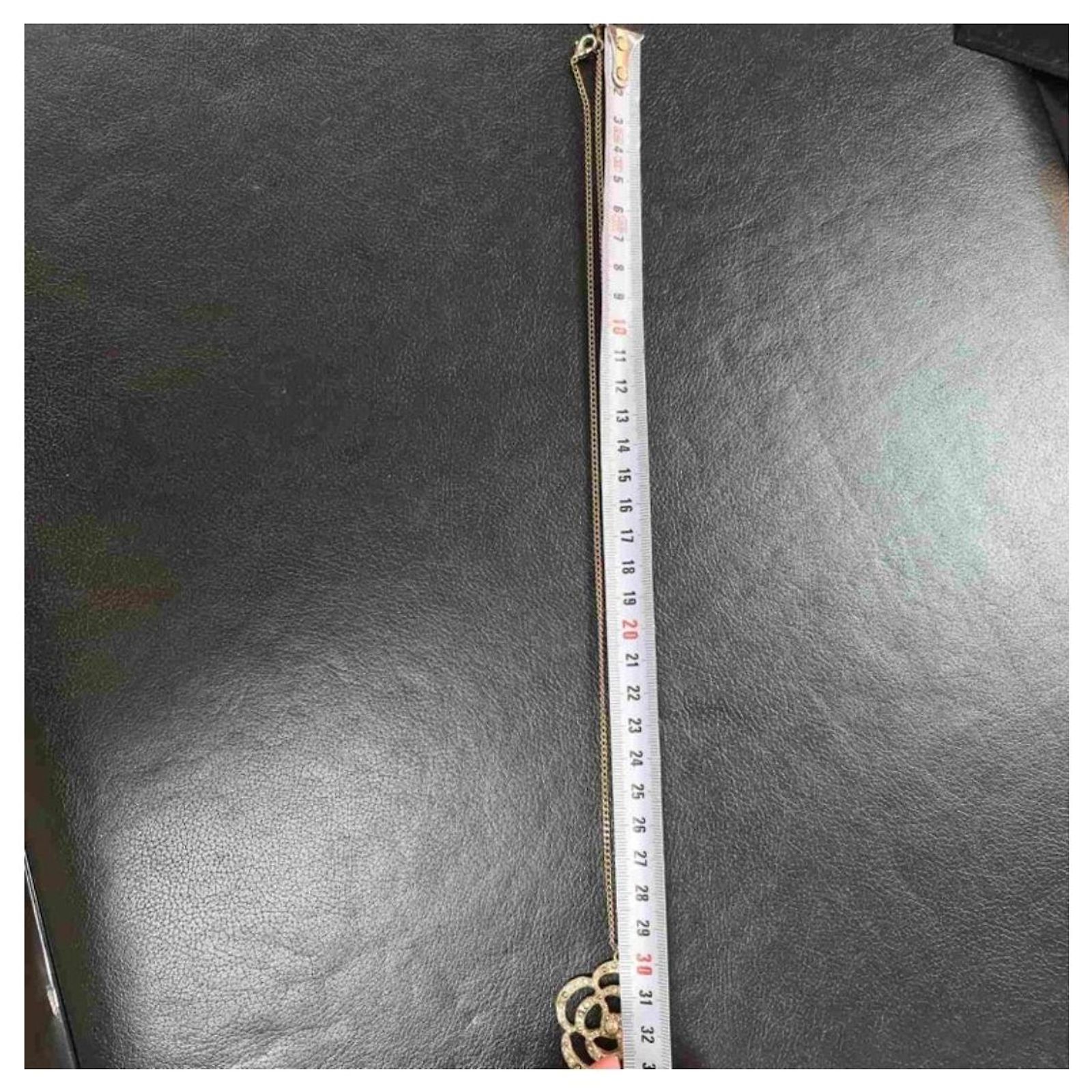 Pendentif En Métal Doré - Bijou Fantaisie Simple - Occasion