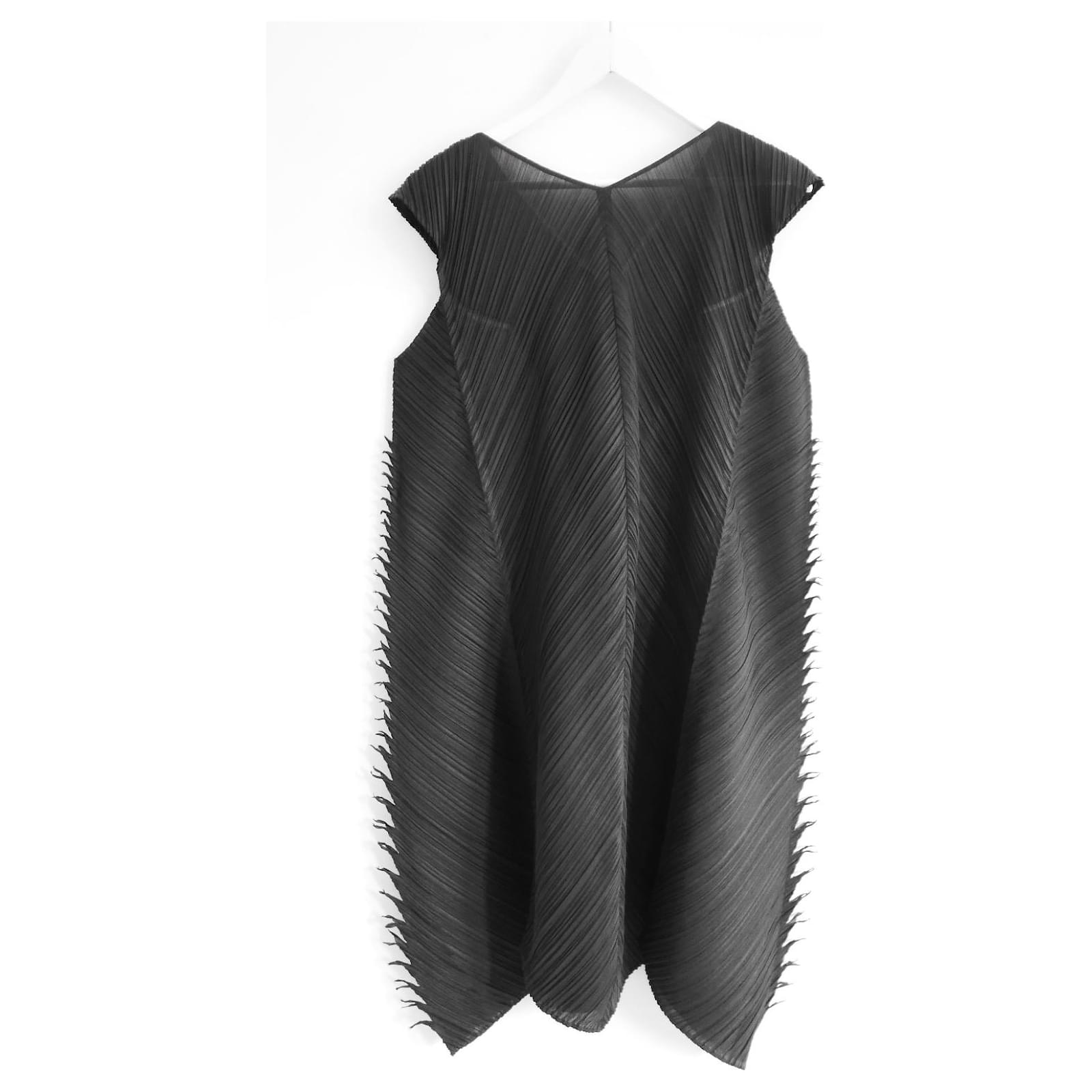 入手困難　PLEATS PLEASE ISSEY MIYAKE 中国龍　ドラゴン 入手困難 PLEATS PLEASE ISSEY MIYAKE 中国龍 ドラゴン - メルカリ