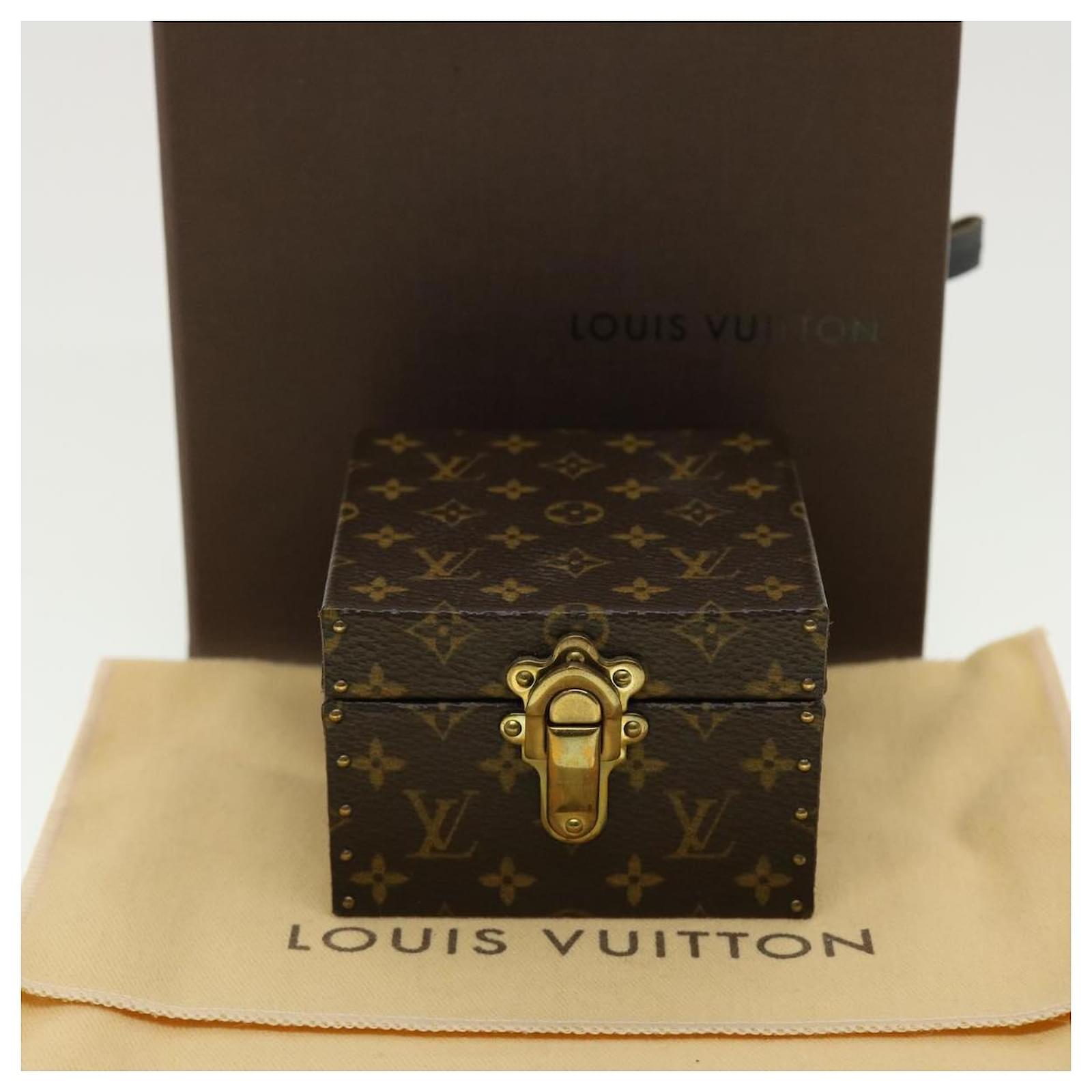 LOUIS VUITTON Monogram Jewelry Box LV Auth 41747 Cloth ref