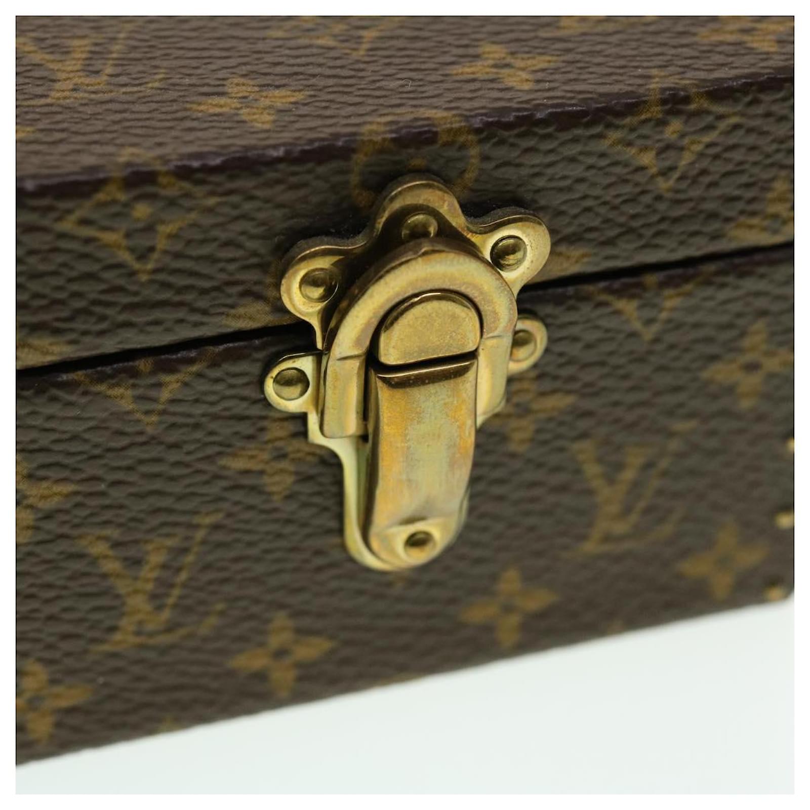 LOUIS VUITTON Monogram Jewelry Box LV Auth 41747 Cloth ref.919931 - Joli  Closet