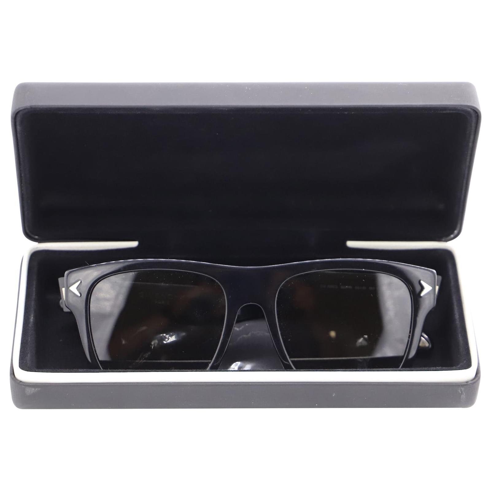 Givenchy GV 7011 S Sunglasses in Black Acetate Cellulose fibre ref.920338 Joli Closet