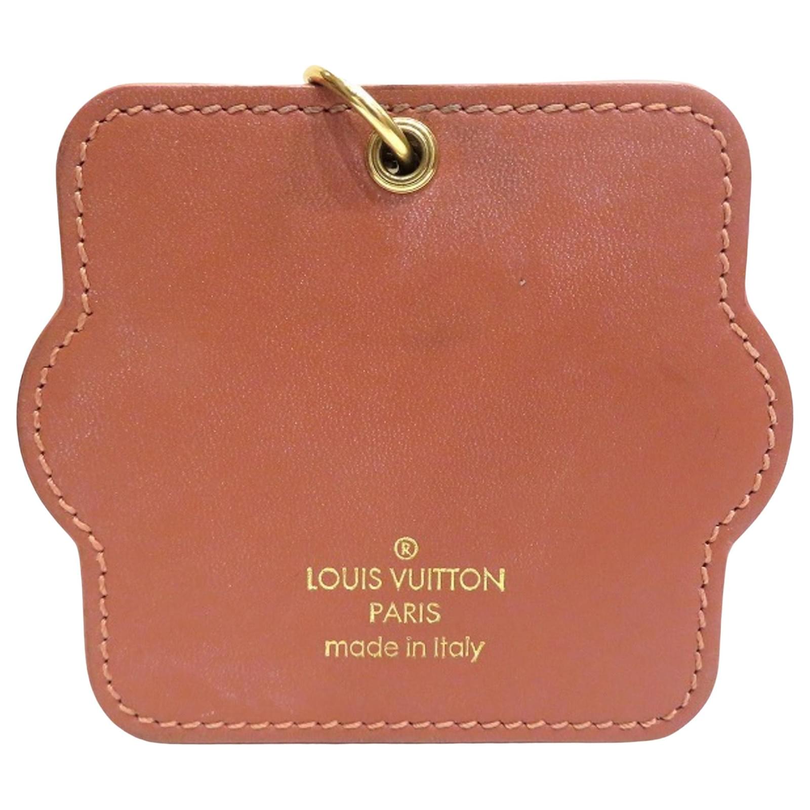 Louis Vuitton keyring Pink Patent leather ref.923556 - Joli Closet