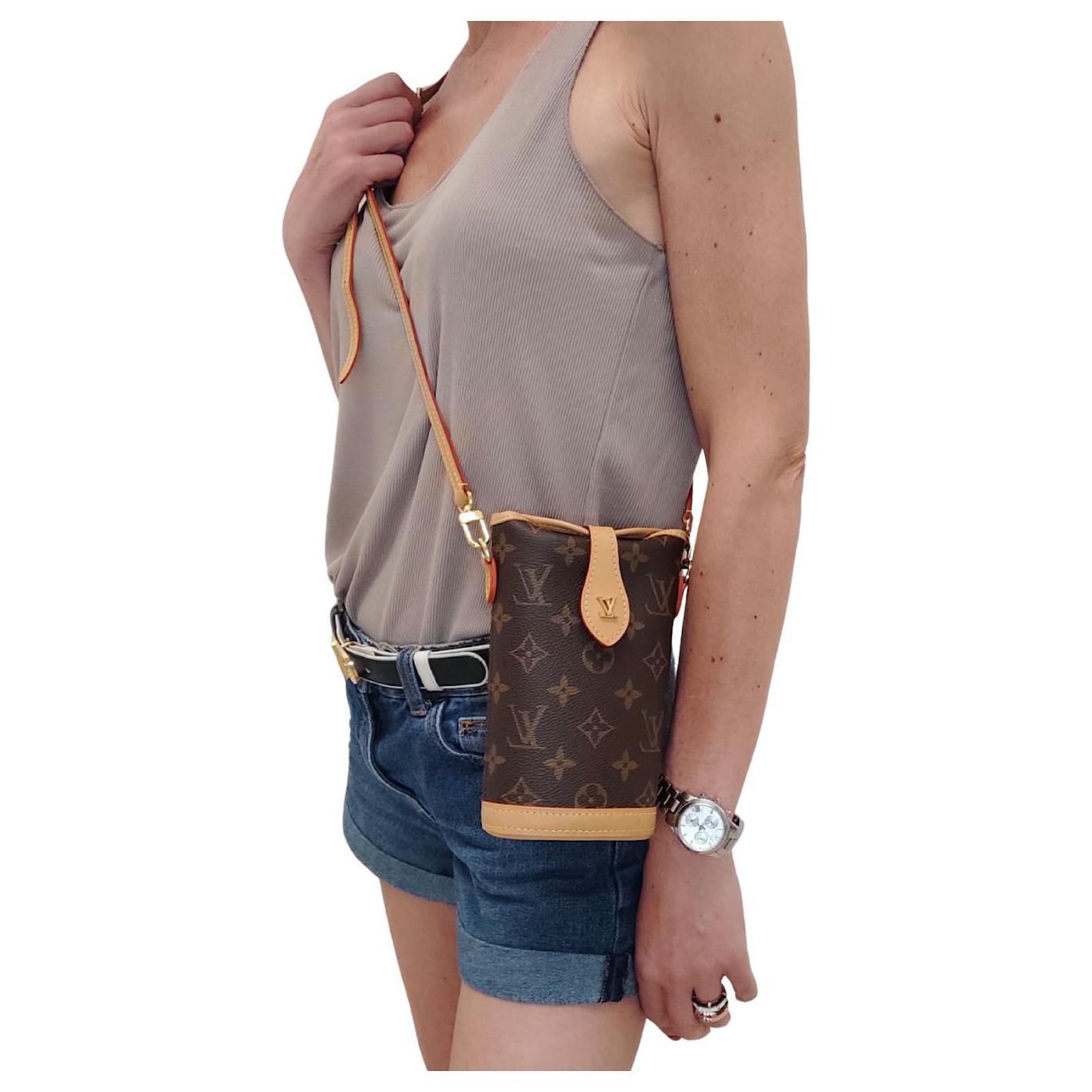 Bolso de mano Louis Vuitton Fold Me de lona revestida Castaño ref.949623 -  Joli Closet