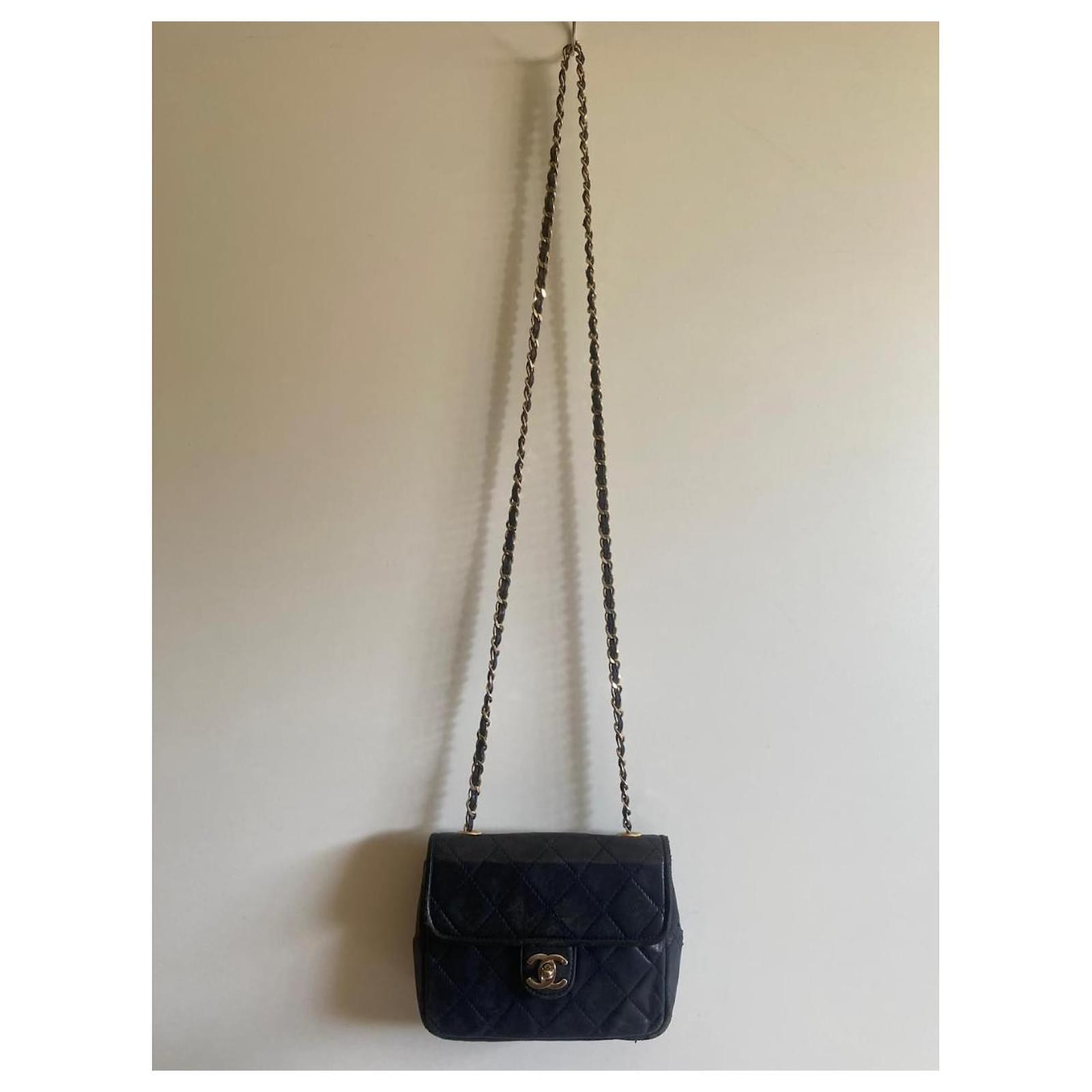 Camera Vintage shoulder bag from chanel Black Leather ref.925251 - Joli  Closet