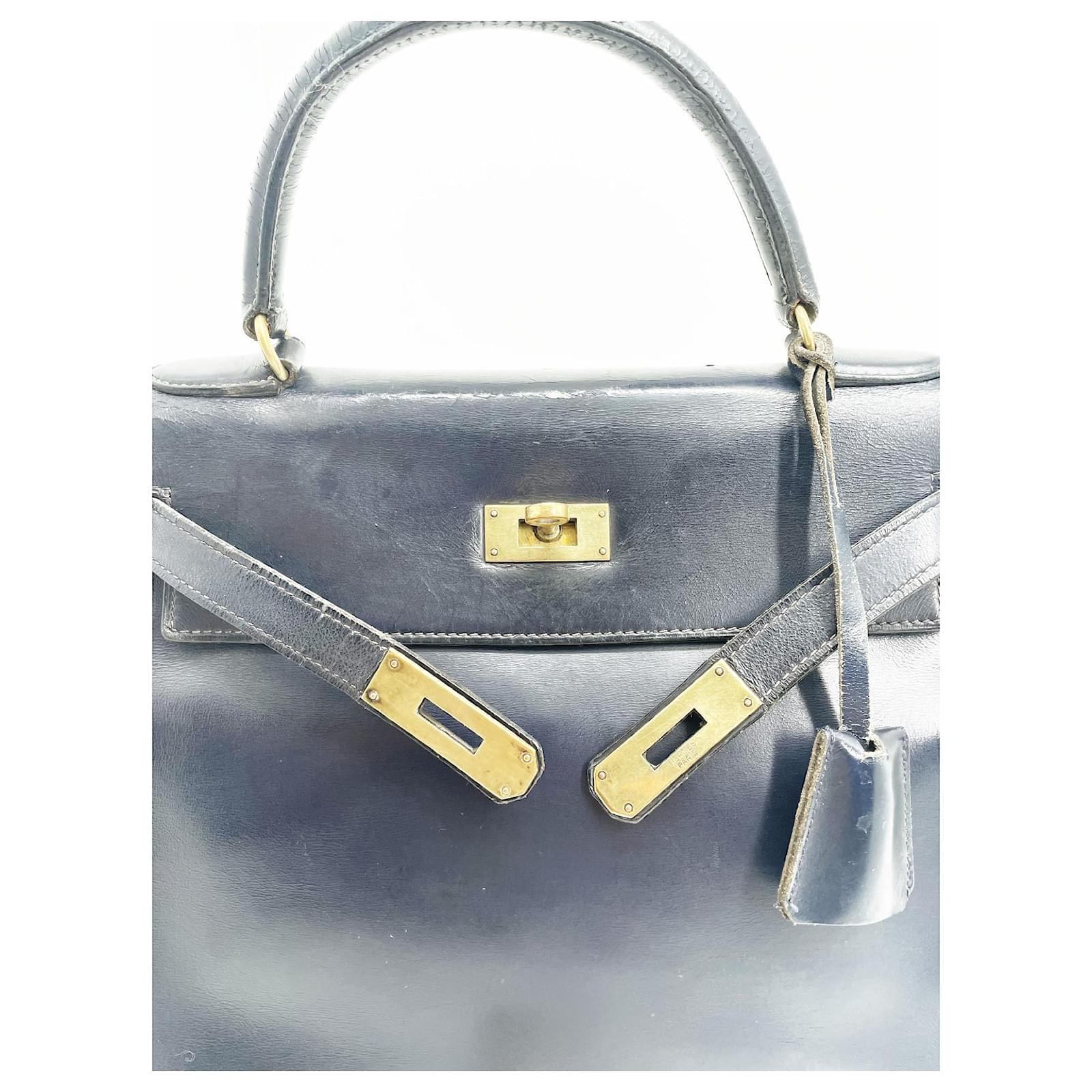 Hermes Kelly 28 Navy Box Leather Gold Hardware – CamelliaCurate