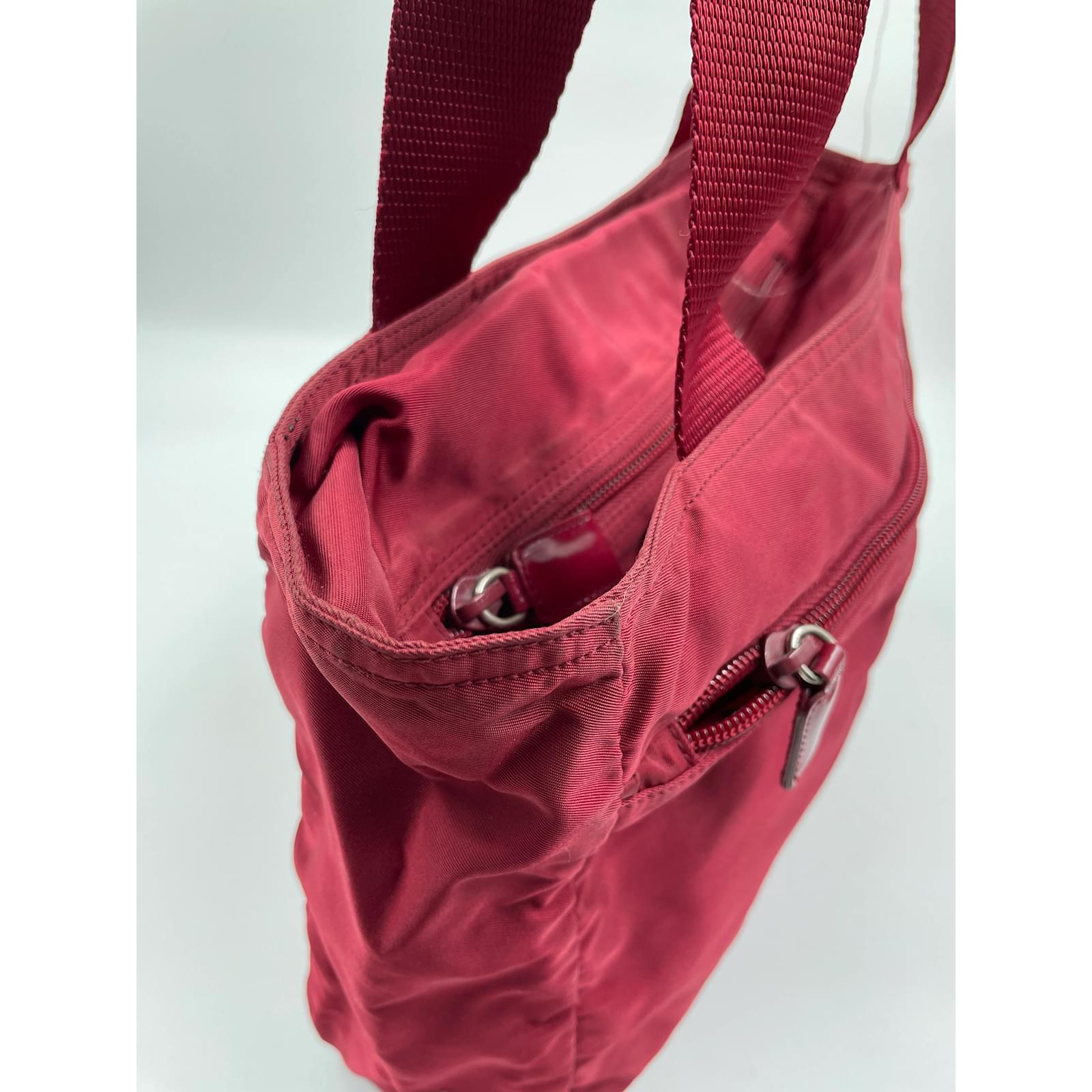 Tote Prada-Tasche aus rotem Nylon ref.926242 - Joli Closet