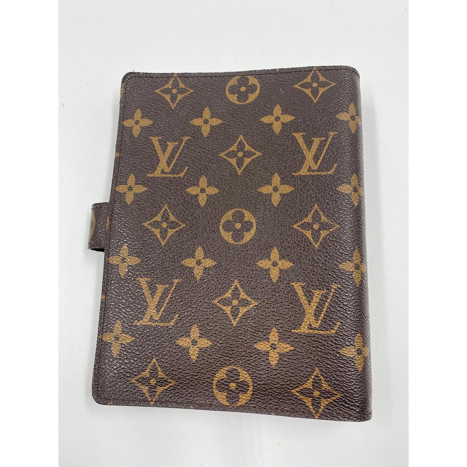 Louis Vuitton Monogram canvas passport holder. Dark brown Cloth