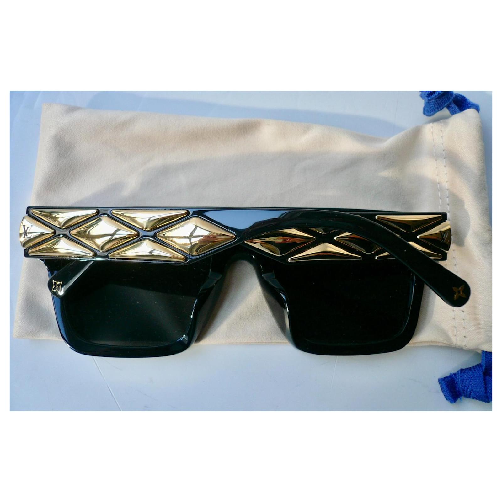 LOUIS VUITTON Square sunglasses LV Malletage SOLD OUT Black Metal