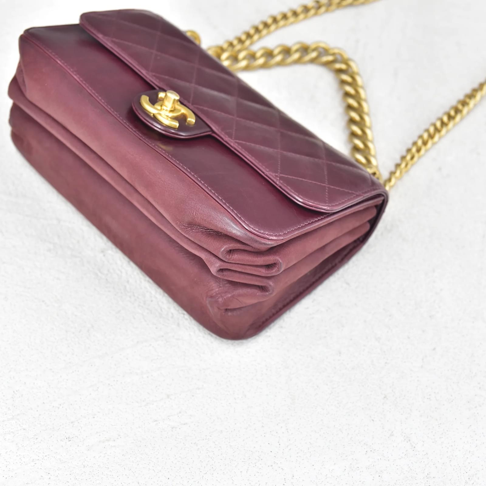 Chanel Matelasse Straight-Lined Flap Bag Red Leather Lambskin ref.928050 -  Joli Closet