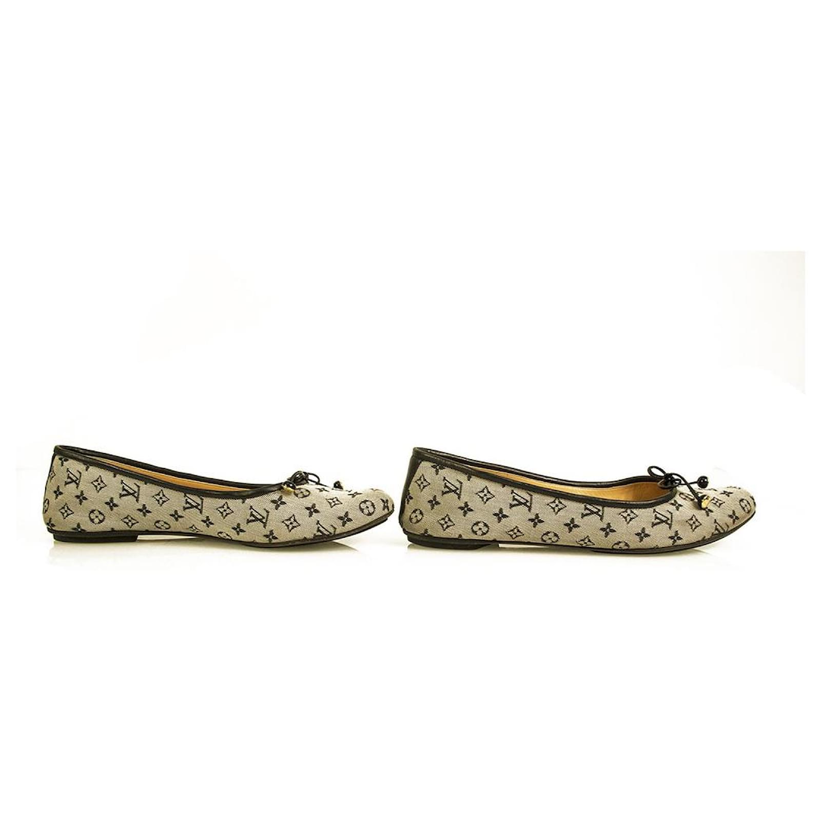 Louis Vuitton Gray Blue Monogram LV Cloth Bow ballerina