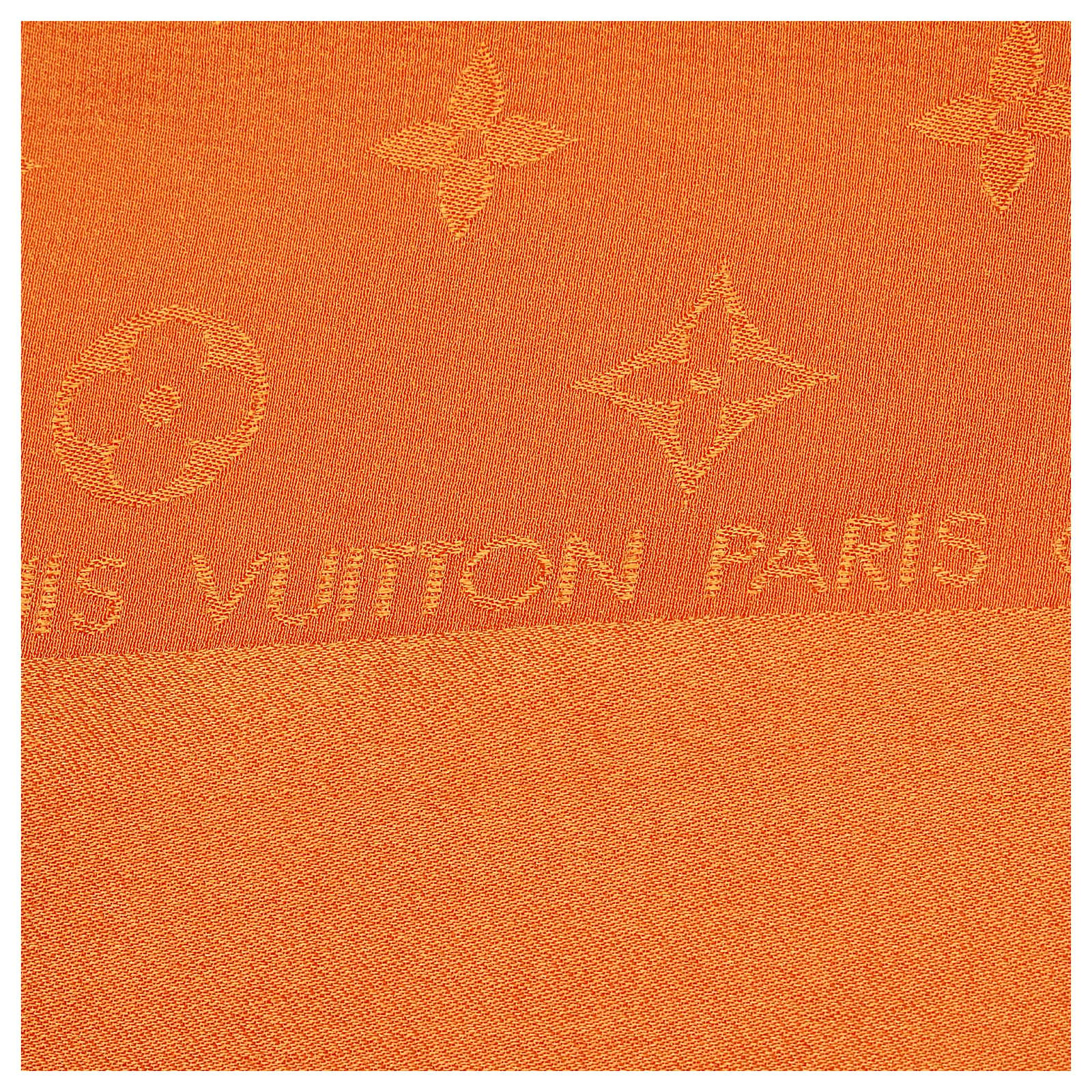 Foulard châle monogram en soie Louis Vuitton Orange en Soie - 16311056