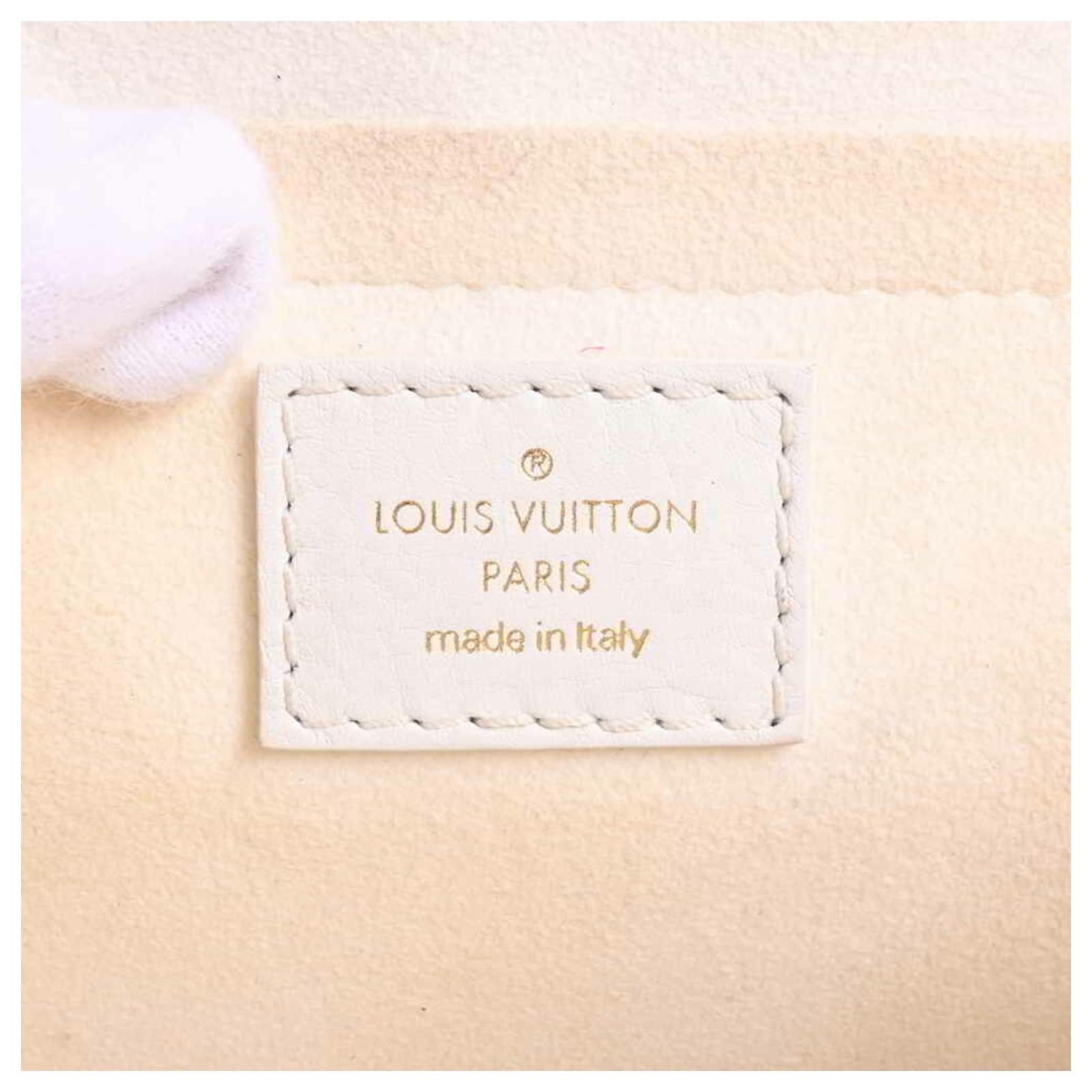 Louis Vuitton New Wave White Leather ref.929842 - Joli Closet