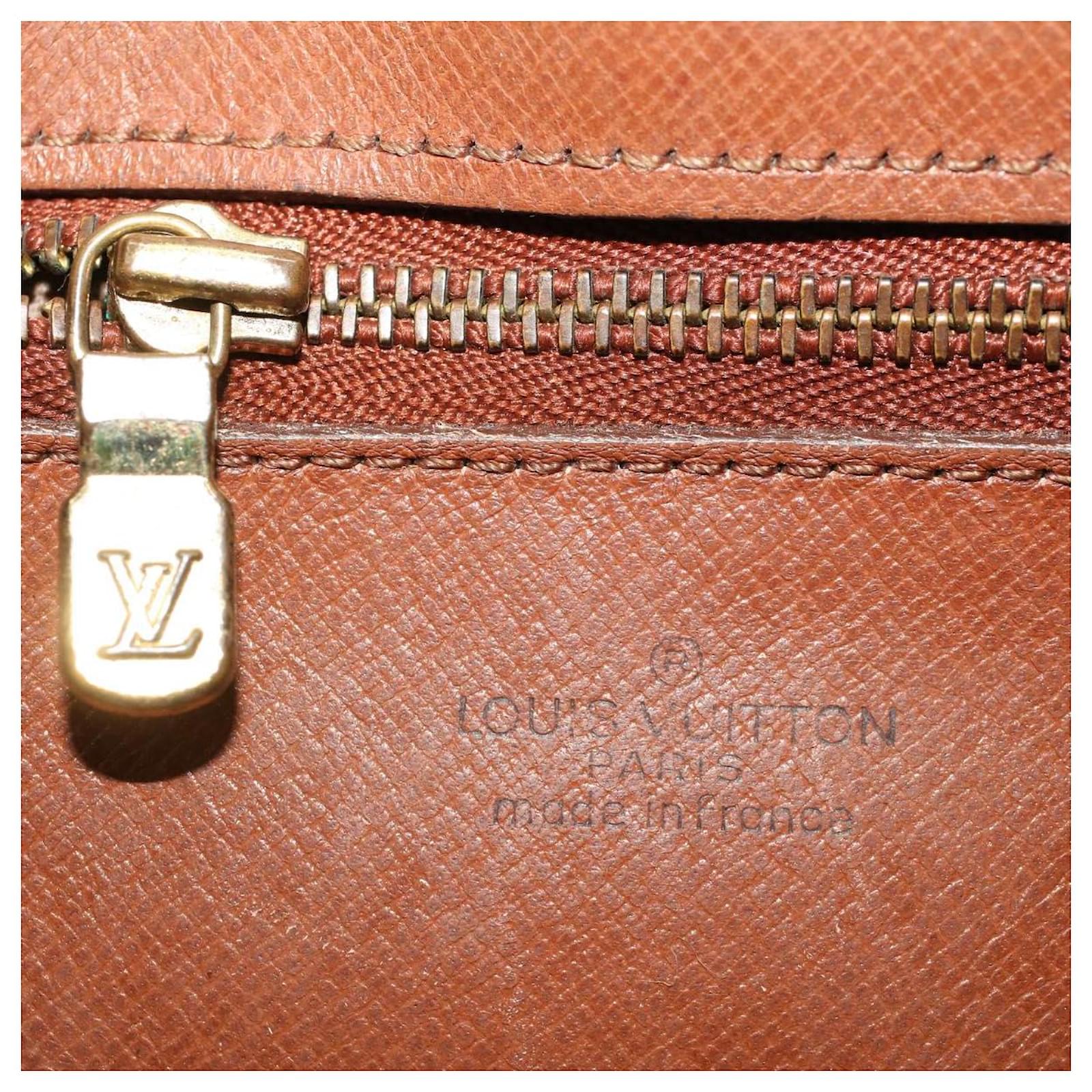LOUIS VUITTON Monogram Marly Dragonne GM Clutch Bag M51825 LV Auth ac1933  Cloth ref.931190 - Joli Closet