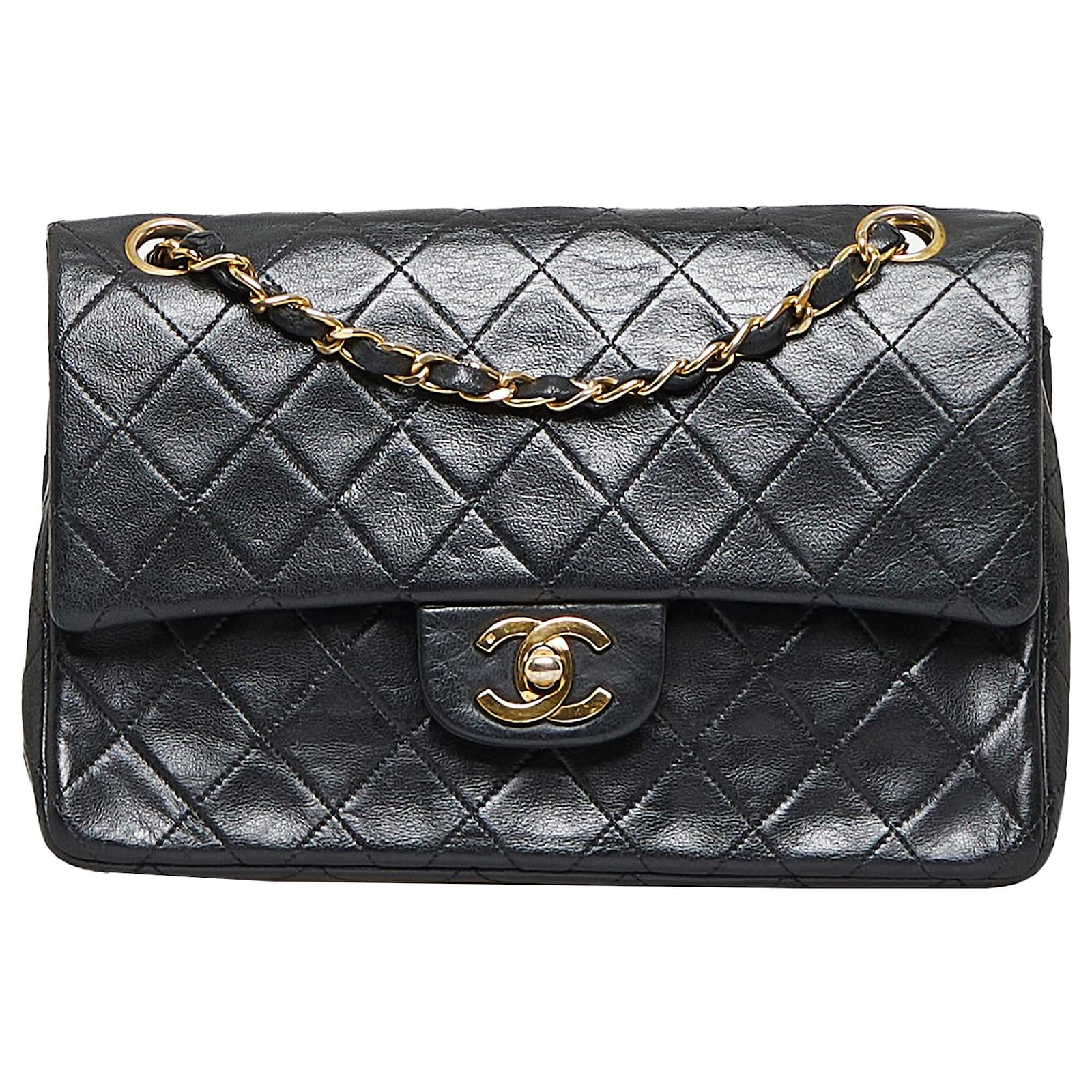 Chanel Black Medium Classic Lambskin Double Flap Leather ref.934008 - Joli  Closet