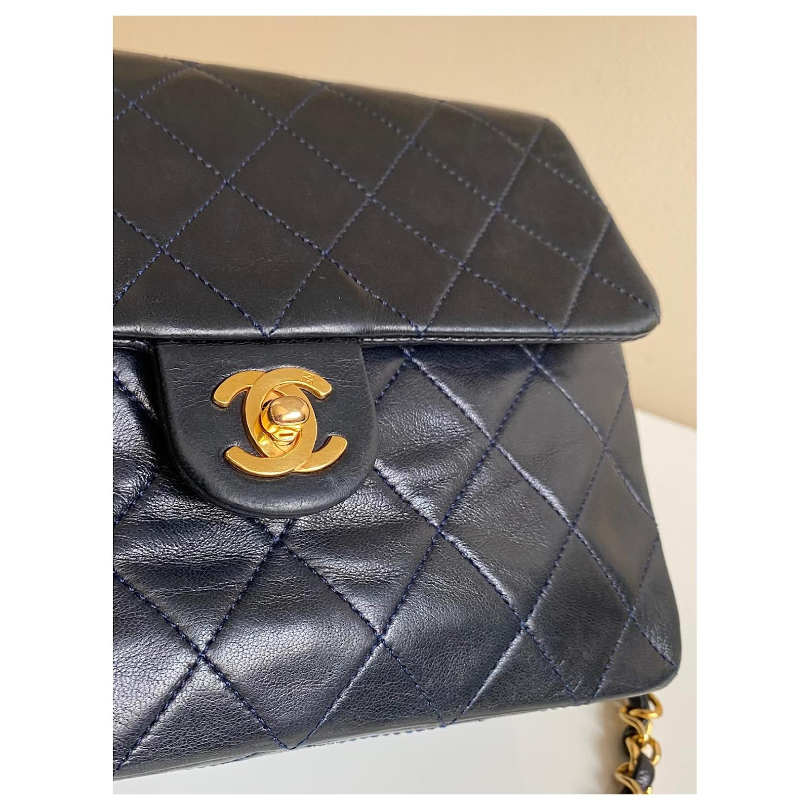 Chanel TIMELESS/ Classic Blue Leather ref.934594 - Joli Closet