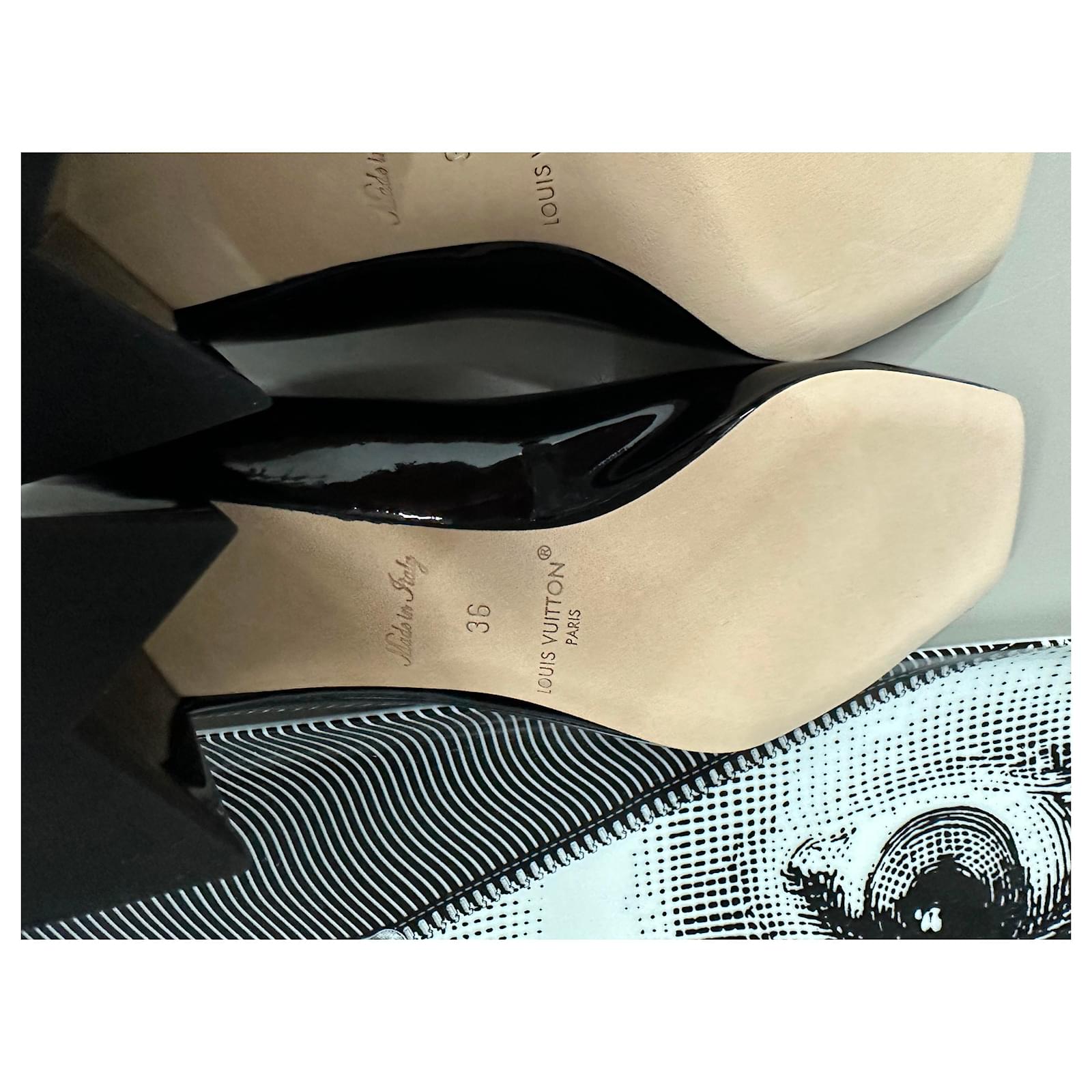 Louis Vuitton Black Mesh Sequin Logo Print High Heel Size EU 38 – Sellier