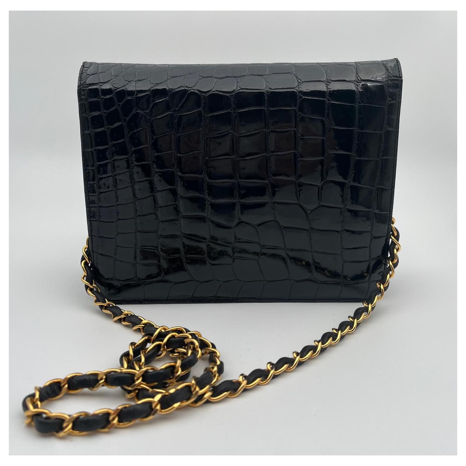 Timeless Classic Chanel bag in black crocodile Exotic leather ref.935961 -  Joli Closet
