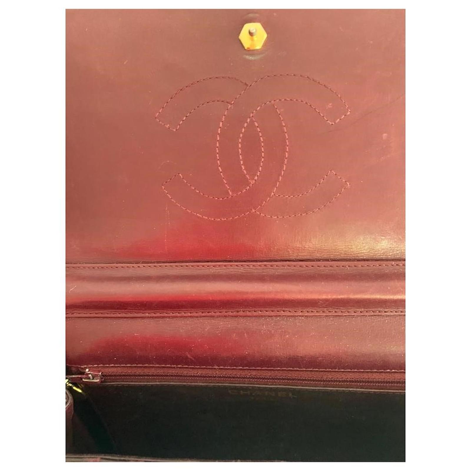 Timeless Classic Chanel bag in plum crocodile Dark red Exotic leather  ref.935964 - Joli Closet