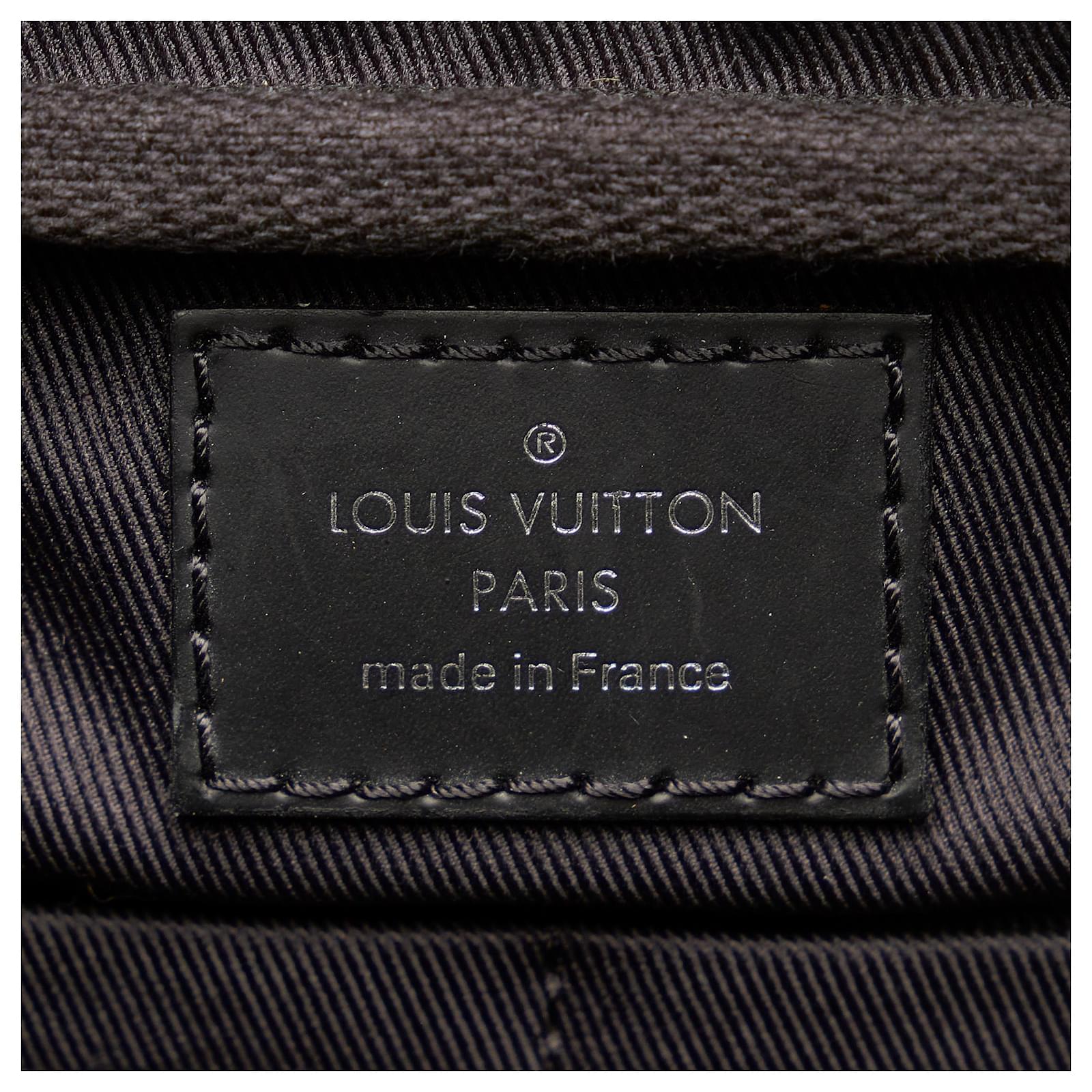 Louis Vuitton Black Monogram Eclipse Explorer Bumbag Cloth ref.936854 -  Joli Closet