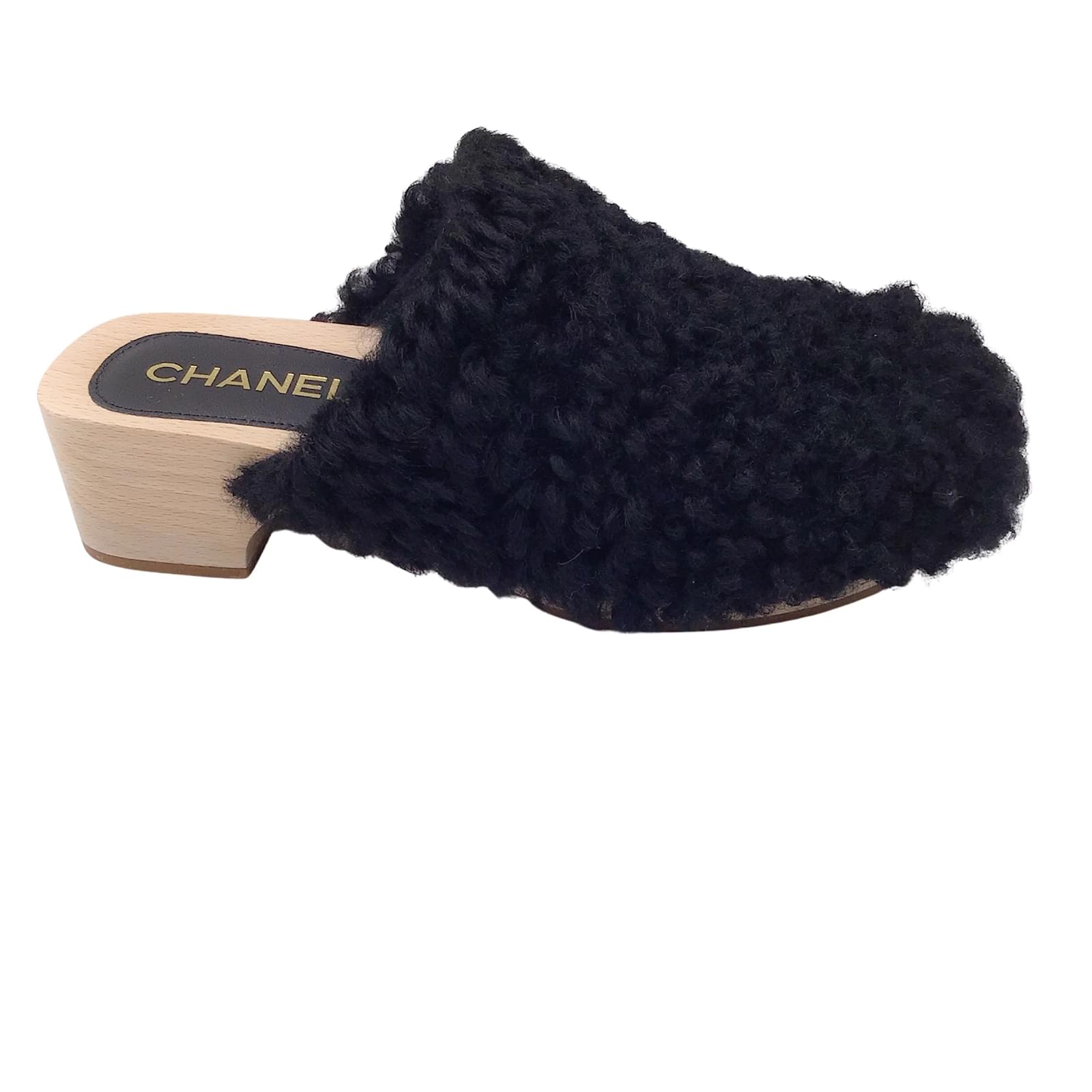 Chanel black / Gold CC Logo Shearling Clogs / Mules Fur ref.938418