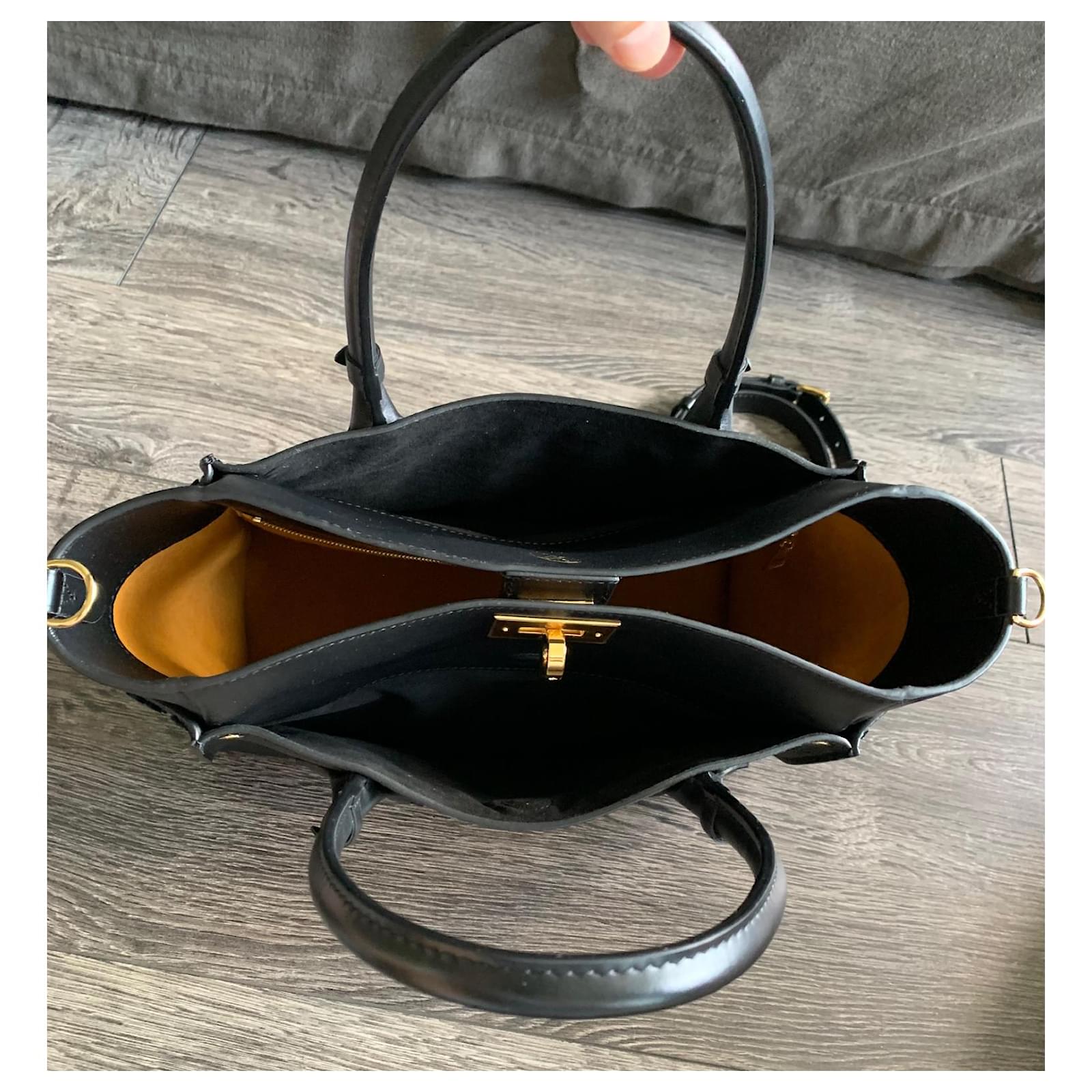 Louis Vuitton On My Side MM bag Black Leather ref.943220 - Joli Closet