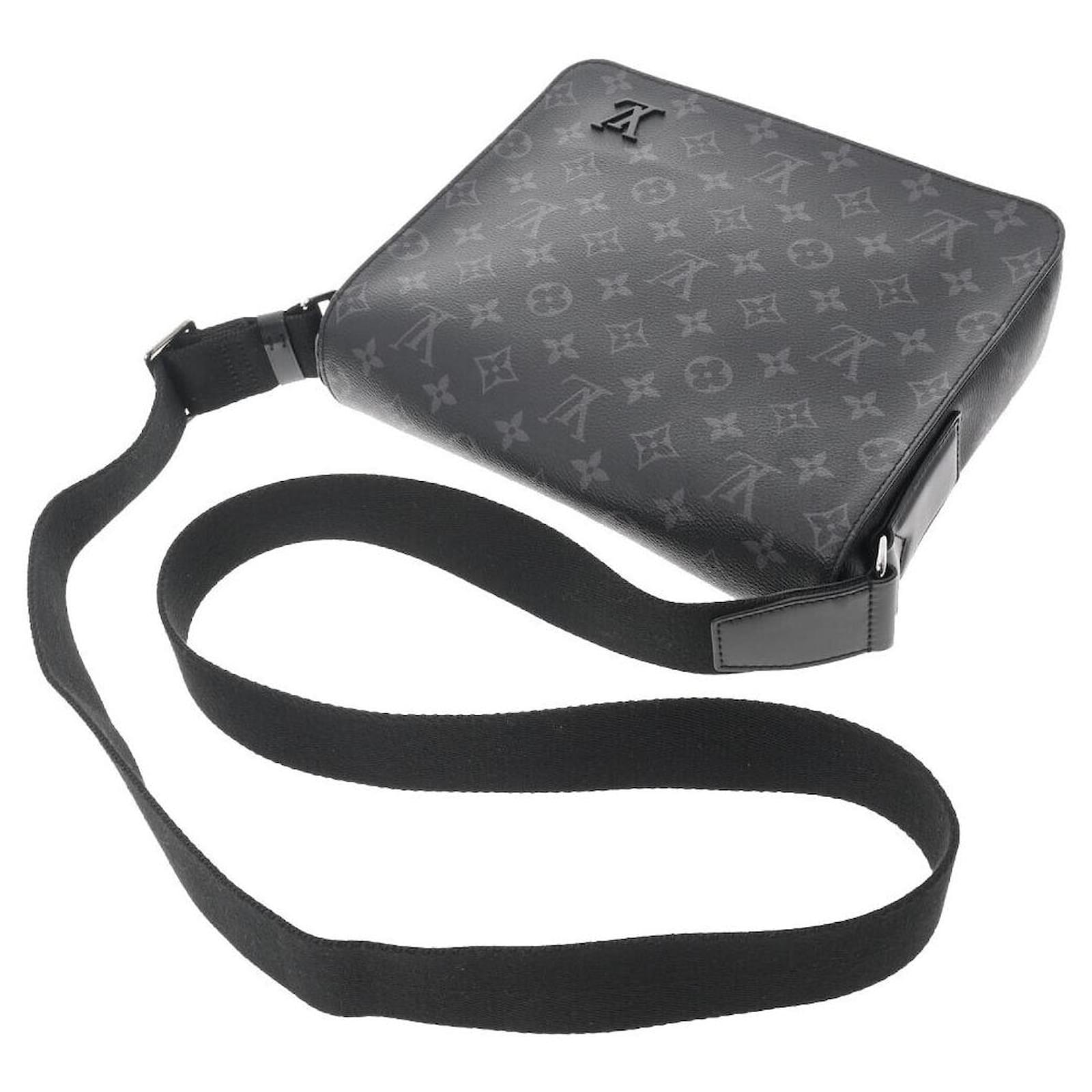 District cloth satchel Louis Vuitton Black in Cloth - 34503244