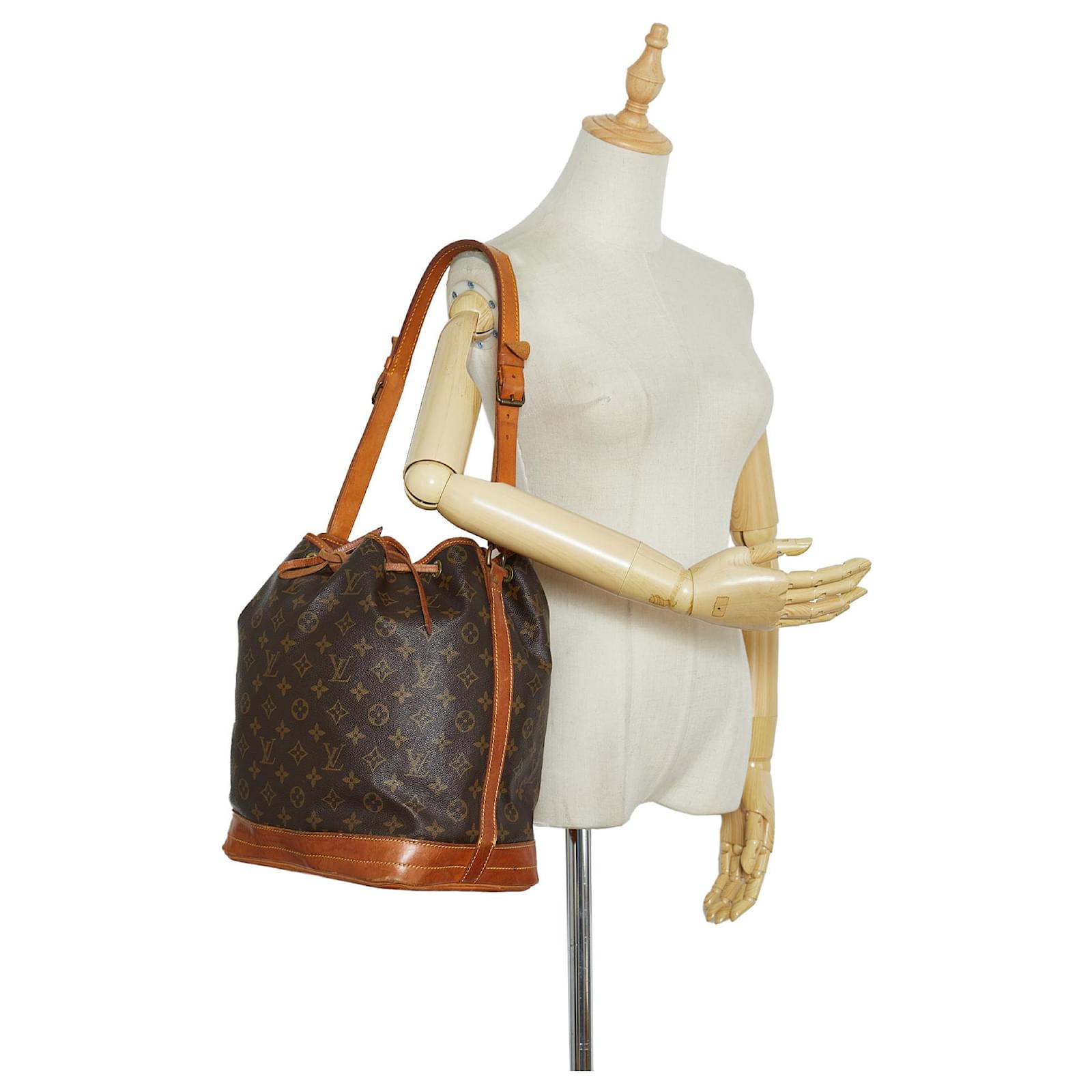Louis Vuitton - Louis Vuitton LV shoulder Bag Noe Browns Monogram 2103494  on Designer Wardrobe