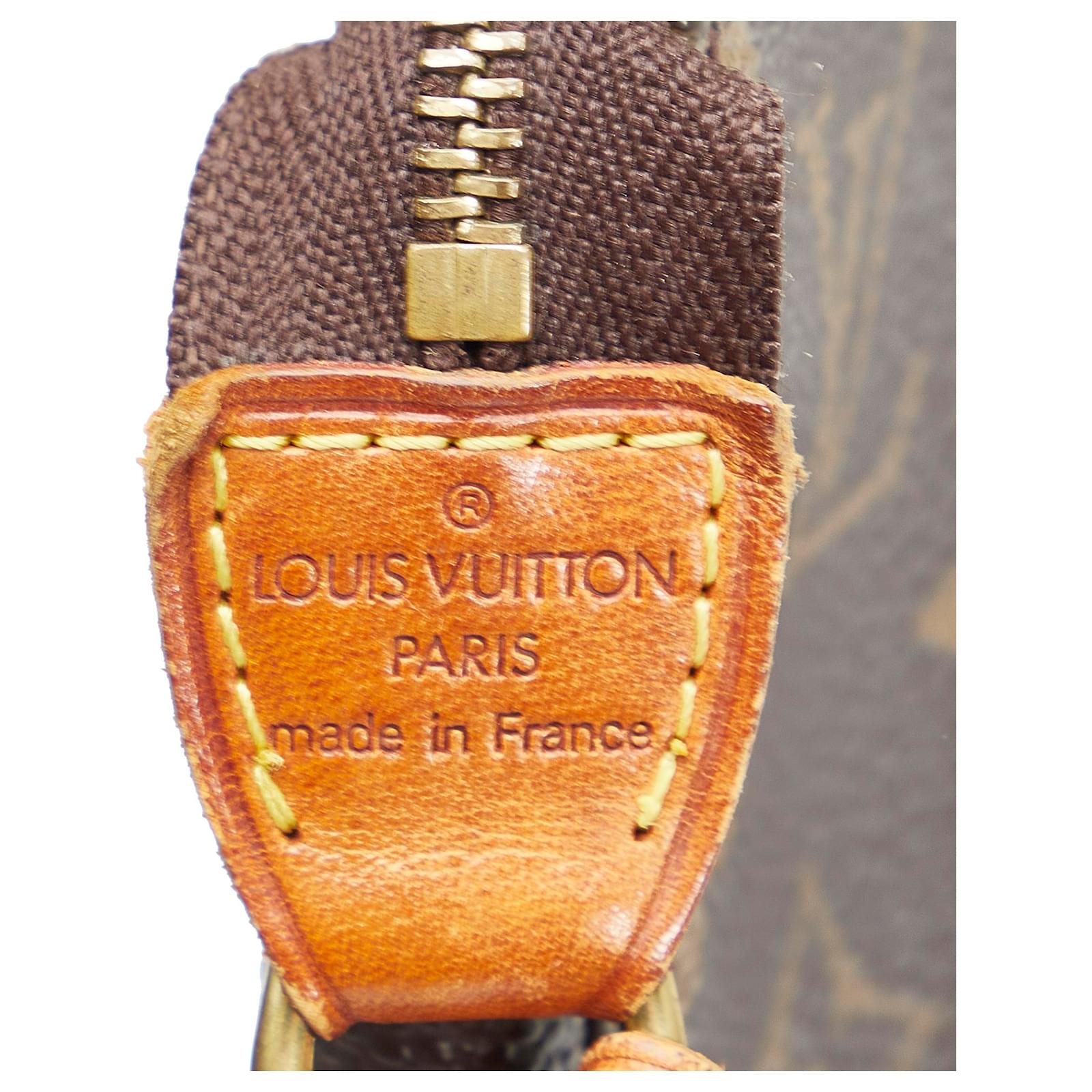 Louis Vuitton Brown Monogram Pochette Accessoires Cloth ref.945626