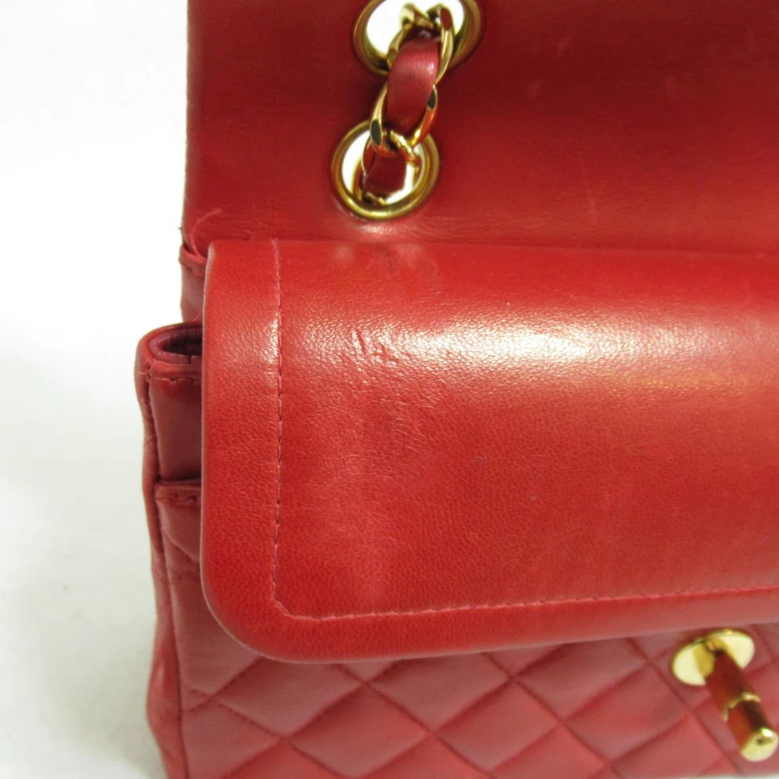 Chanel Small Classic lined Flap Bag Red Leather Lambskin ref.950933 - Joli  Closet