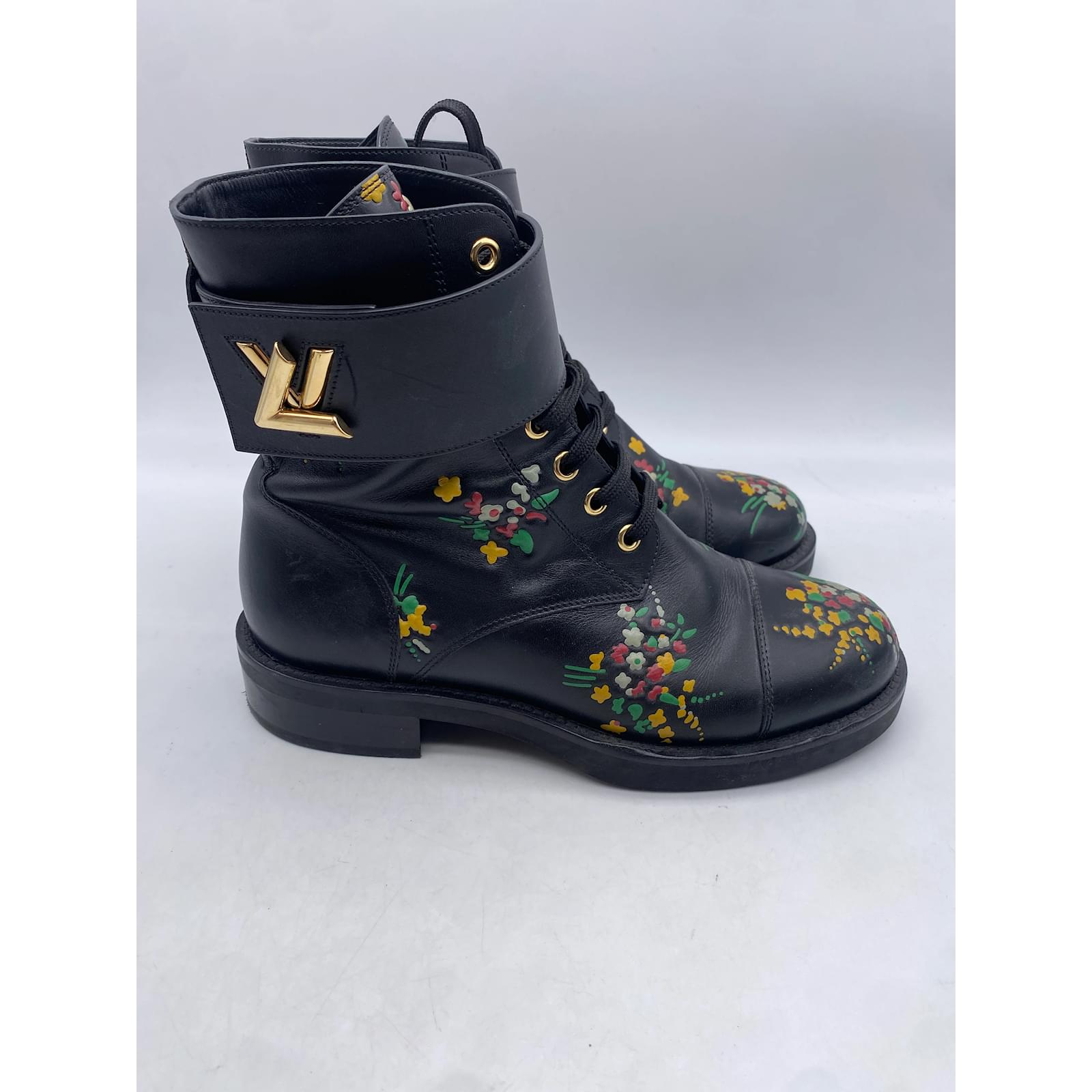 LOUIS VUITTON Ankle boots T.EU 37 Leather Black ref.952896 - Joli