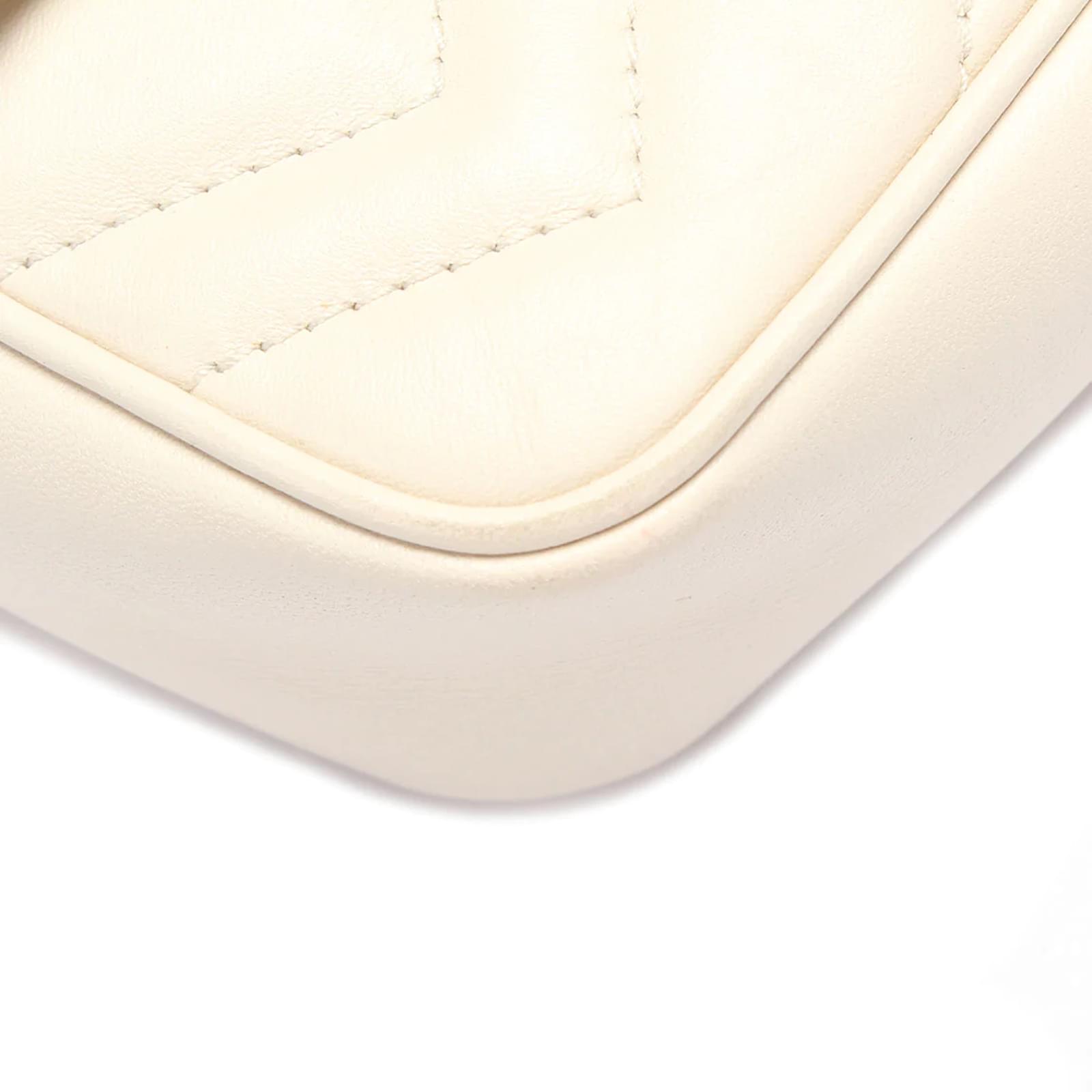 Gucci Super Mini GG Marmont Matelasse Crossbody 467433 White Leather  Pony-style calfskin ref.954300 - Joli Closet