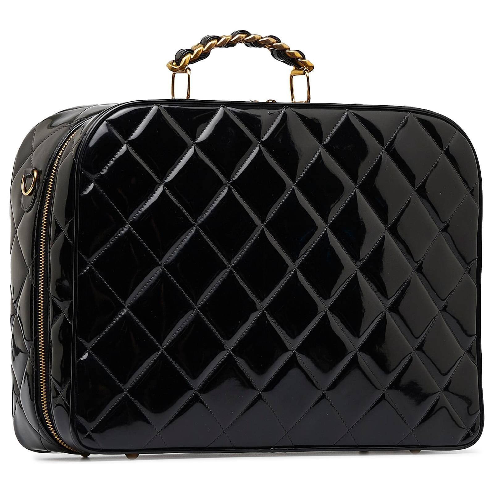 CHANEL 1994-1996 Circled CC Vanity Handbag Black Caviar – AMORE Vintage  Tokyo