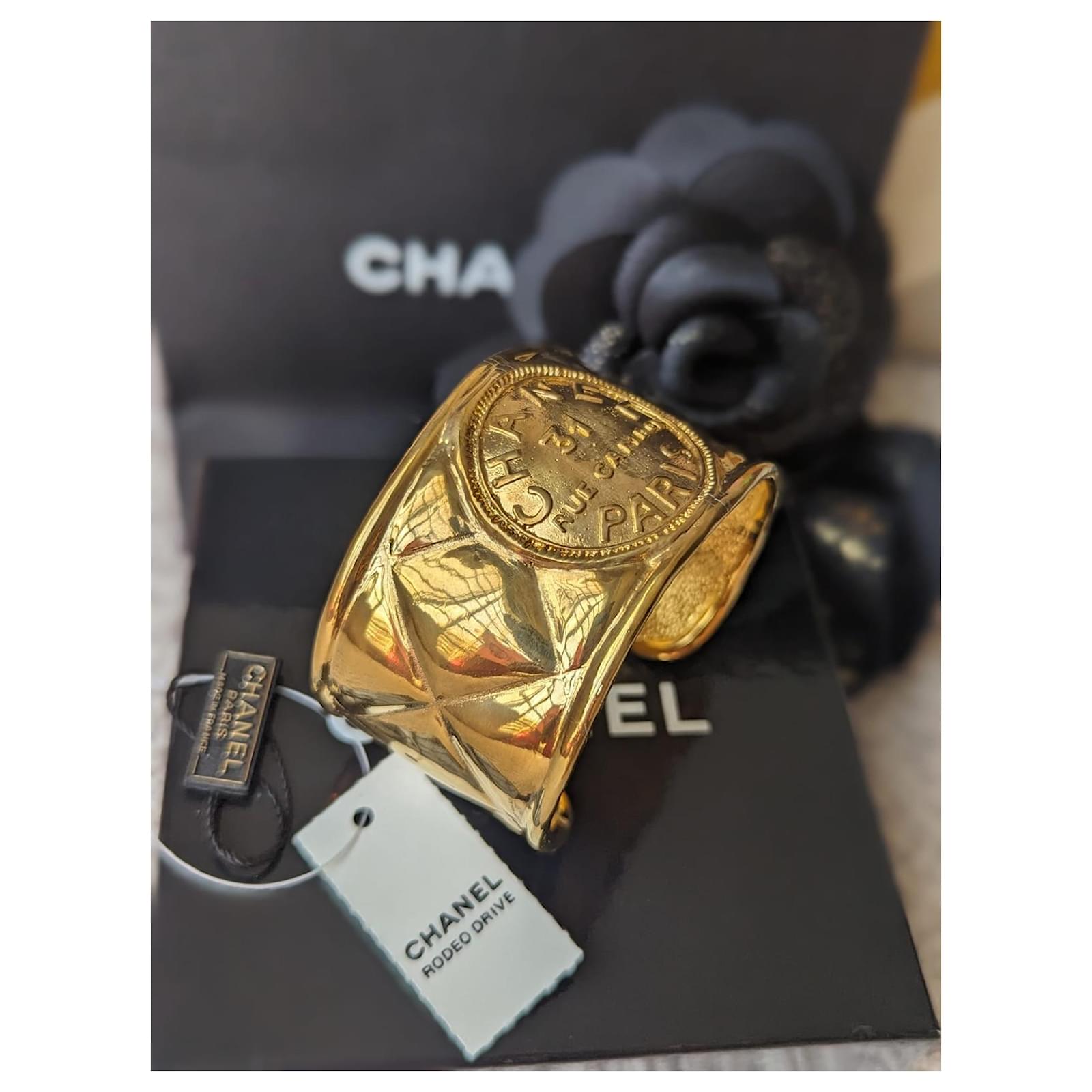 Vintage CHANEL Gold Plated Cambon 31 Rue Coin Chain 3-Row Belt 