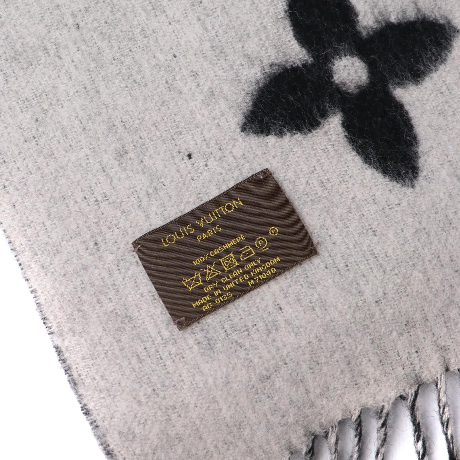 LOUIS VUITTON Scarves T. cashmere