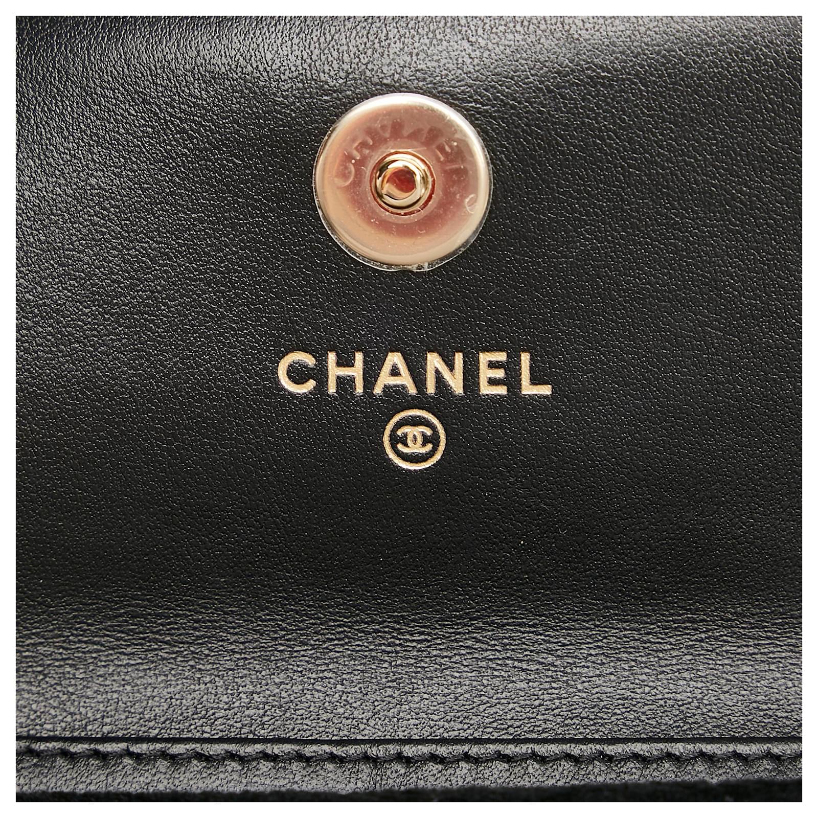 Chanel Black Matelasse Velvet Pearl Crush Flap Bag Cloth ref.959488 - Joli  Closet