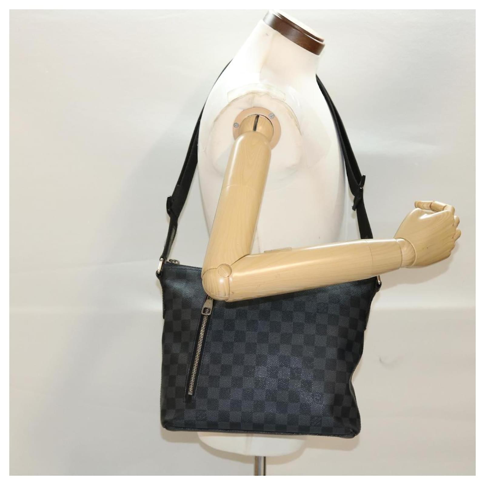 LOUIS VUITTON Damier Graphite Mick MM Umhängetasche N41106 LV Auth 