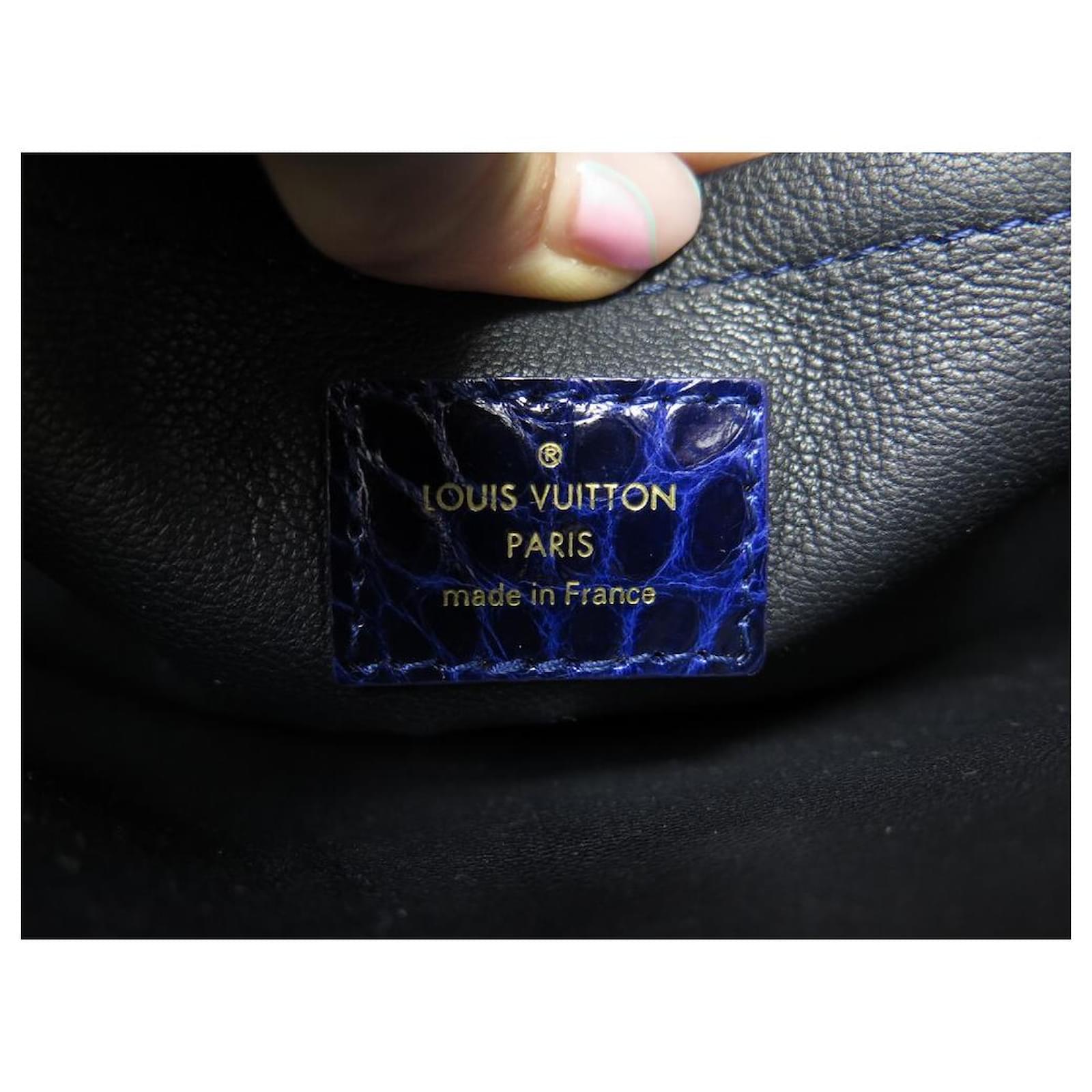 LOUIS VUITTON MONTAIGNE MM NAVY BLUE CROCODILE LEATHER PURSE HAND BAG  Exotic leather ref.961058 - Joli Closet