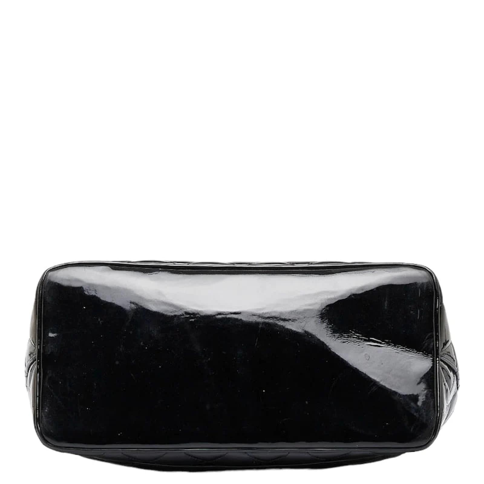 Chanel CC-Medaillon-Tasche aus Lackleder Schwarz ref.961075 - Joli Closet