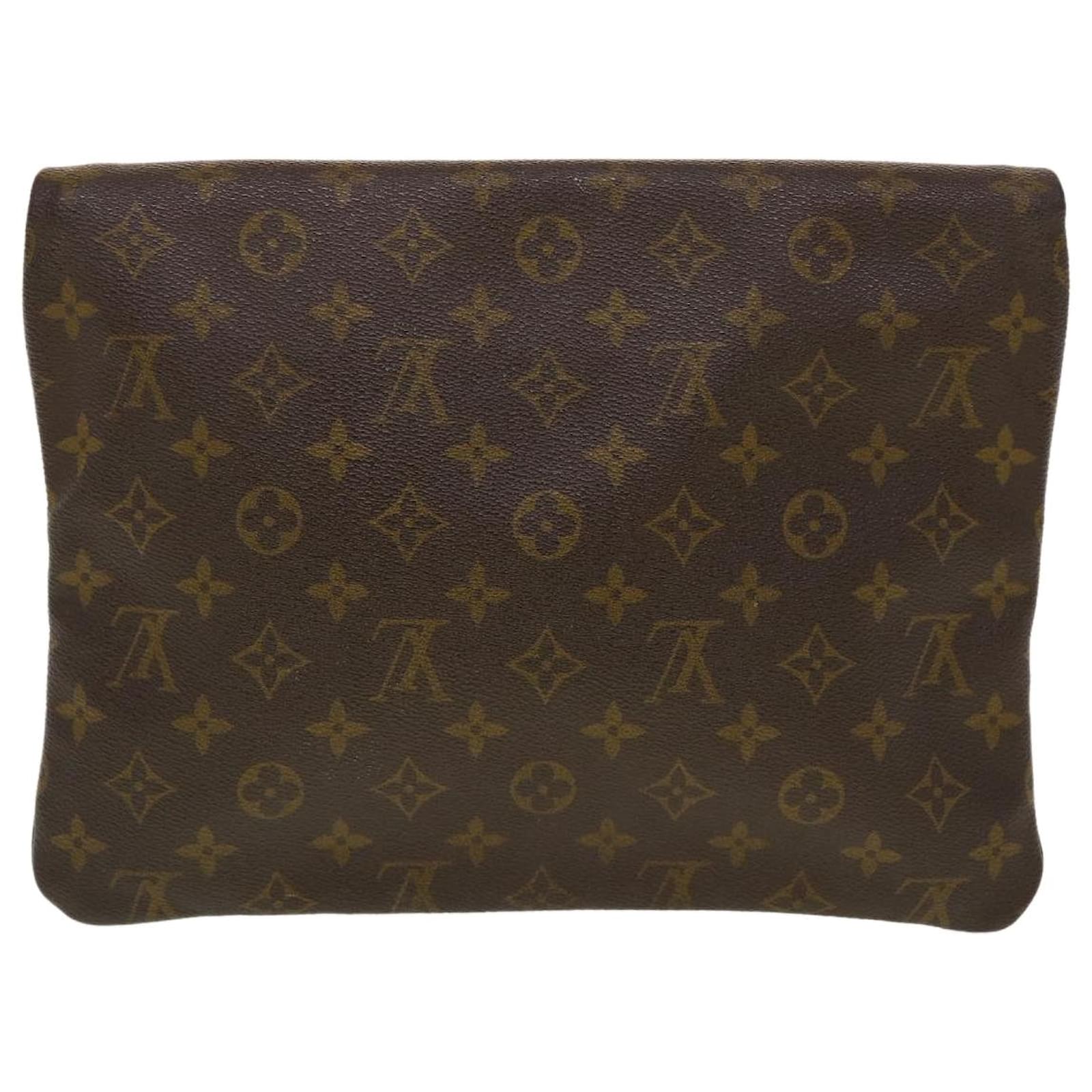 Louis Vuitton Pochette Pliante Clutch