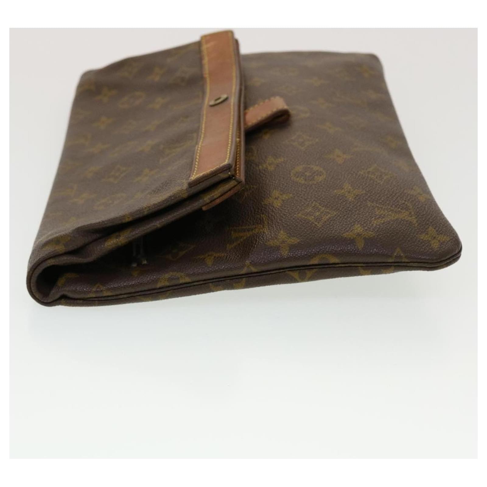 LOUIS VUITTON Monogram Pochette Pliante Clutch Bag No.234 LV Auth 44654  Cloth ref.961189 - Joli Closet