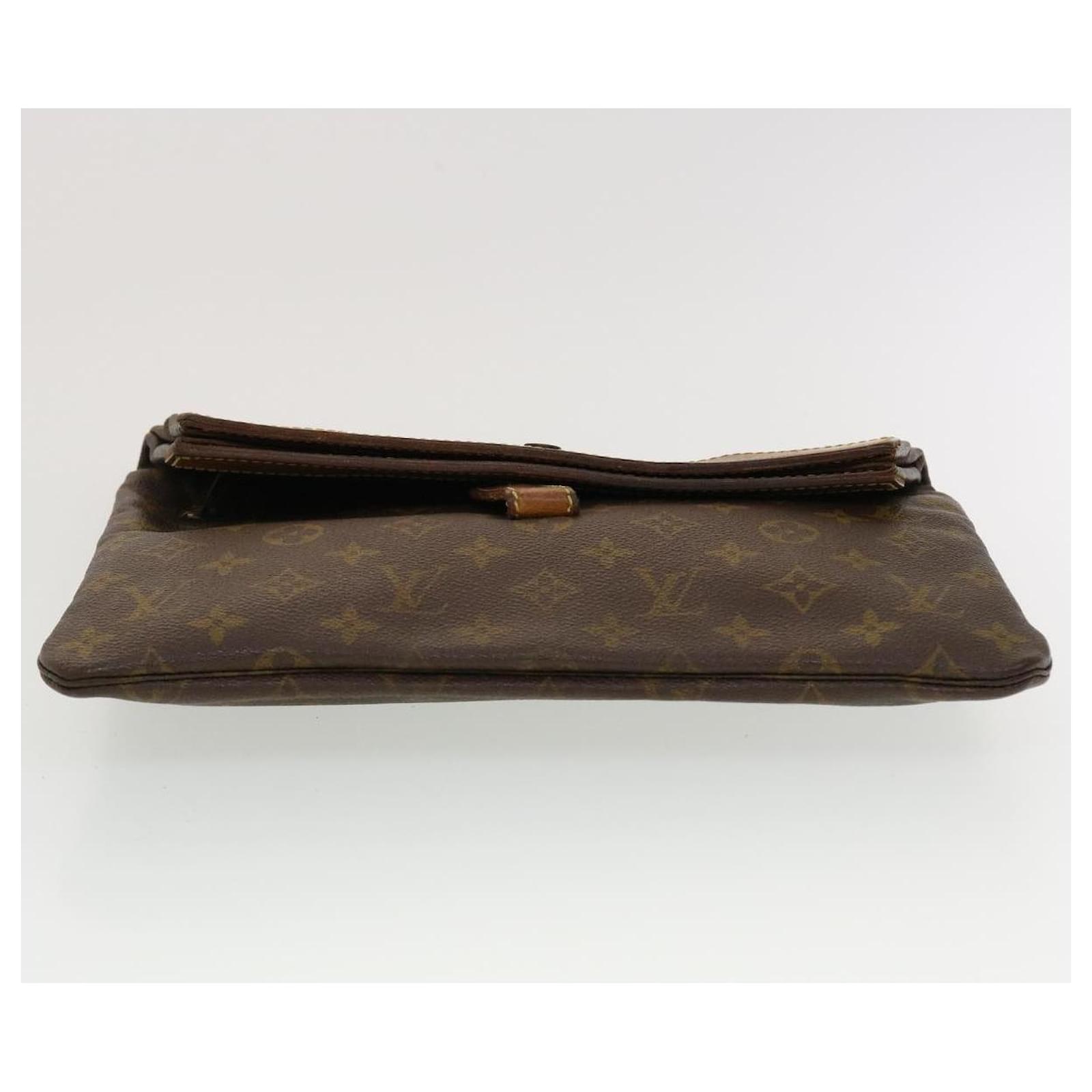 Louis Vuitton Pochette Pliante Clutch