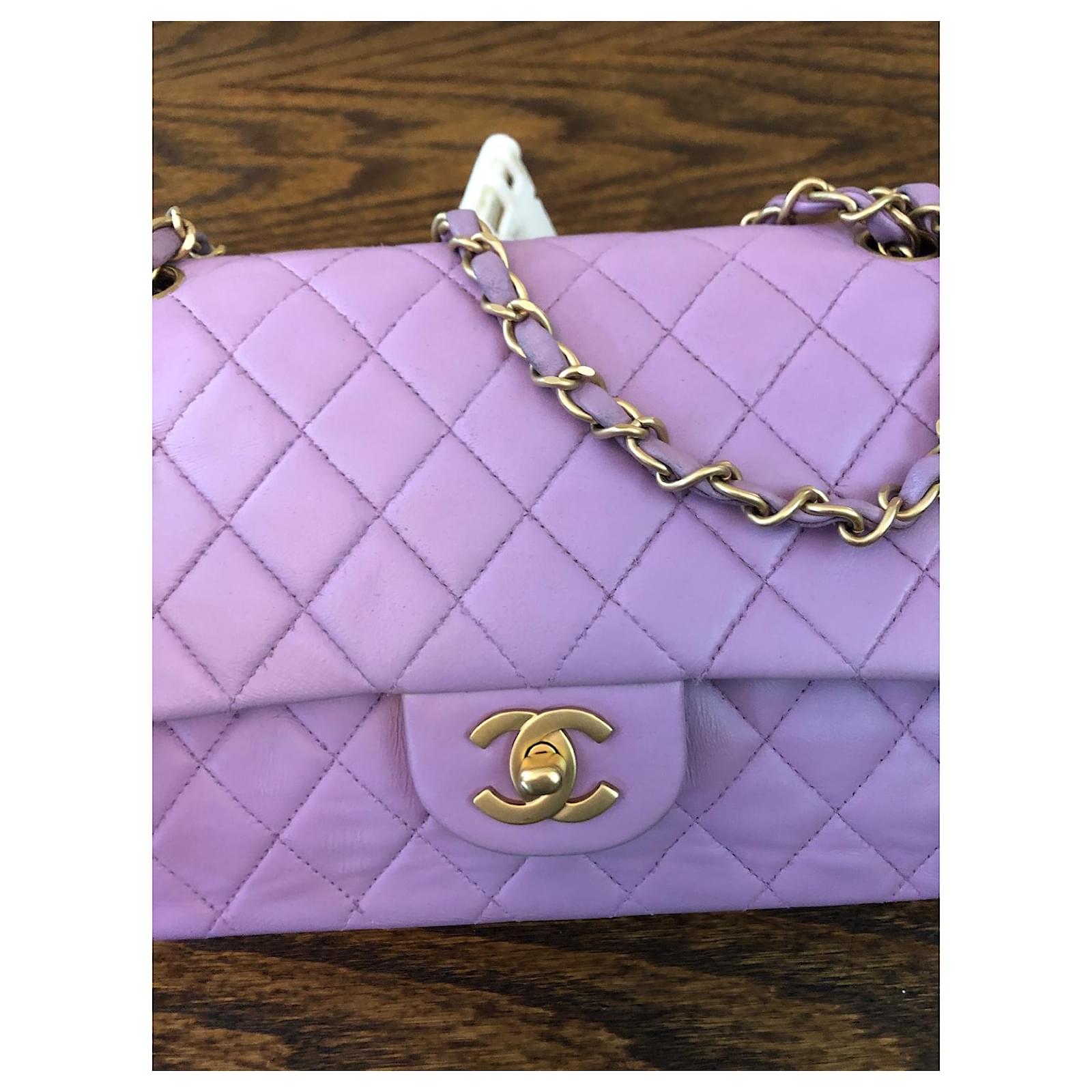 Stunning Chanel Quilted Lambskin Leather Lilac Light Purple Classic  Timeless Medium lined Flap Handbag with Matte Gold Champaign Hardware!  ref.961730 - Joli Closet