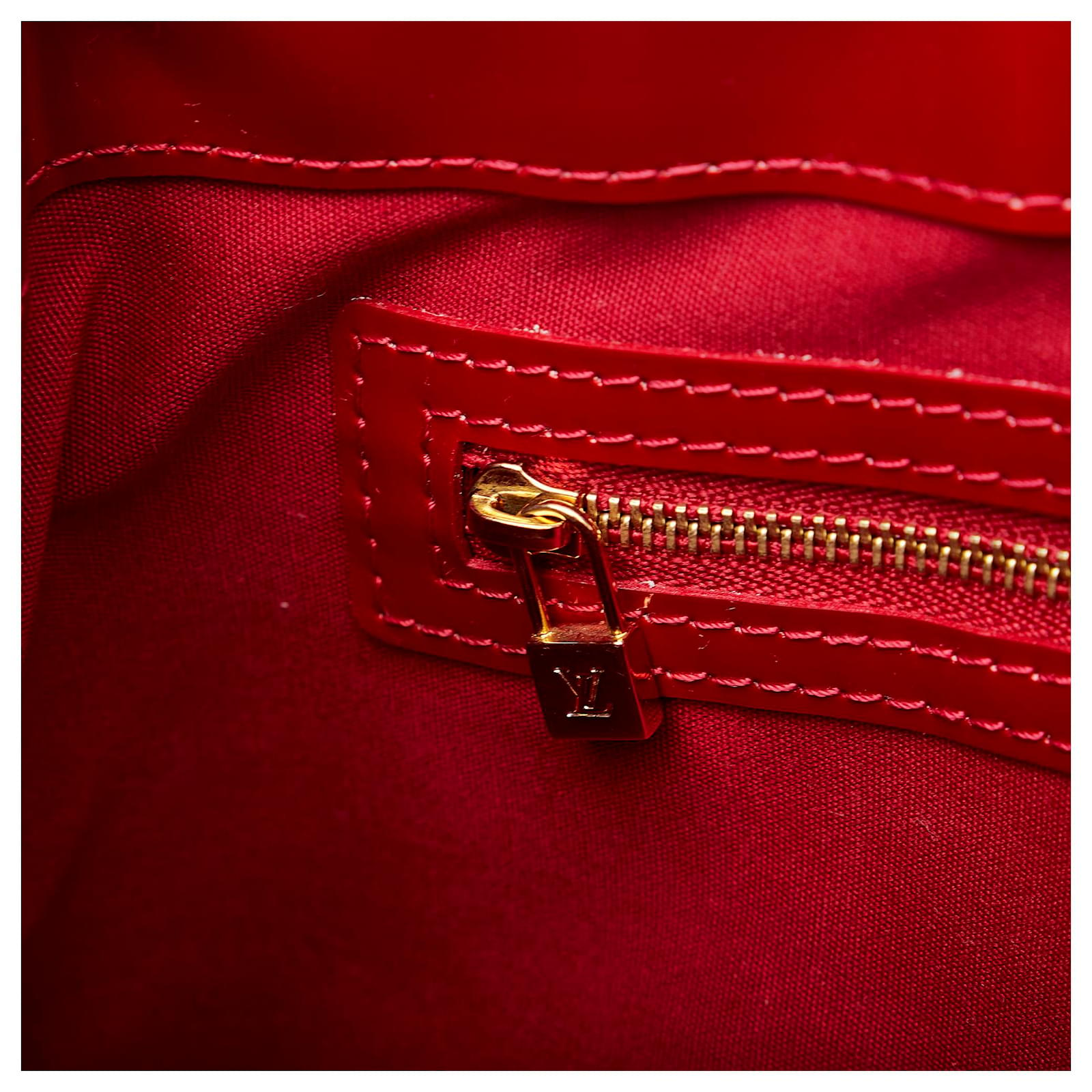 Louis Vuitton Monogram Vernis Wilshire PM M91723 Red Leather Patent leather  ref.1008192 - Joli Closet