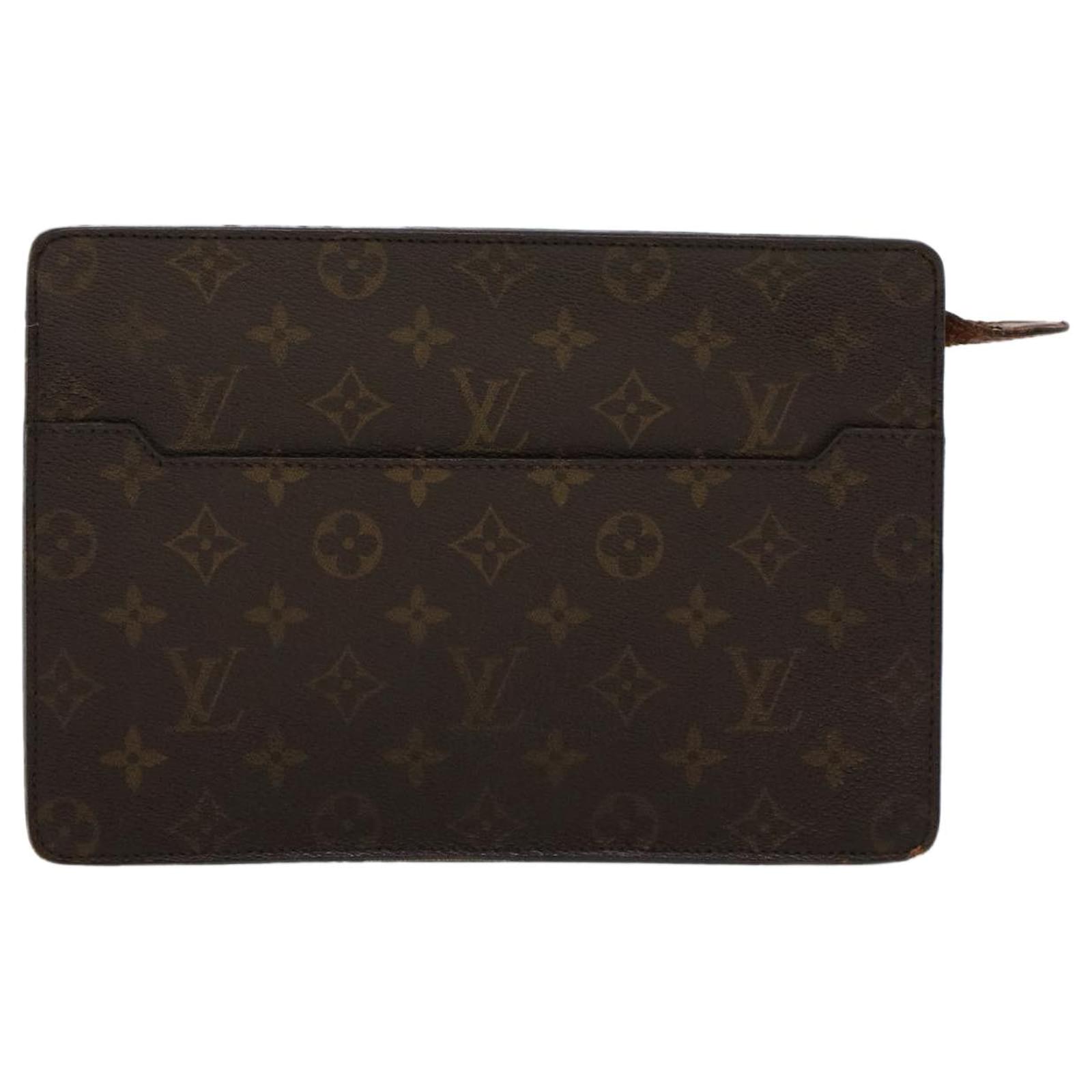 LOUIS VUITTON Epi Chaillot Clutch Bag Black M52542 LV Auth 38085